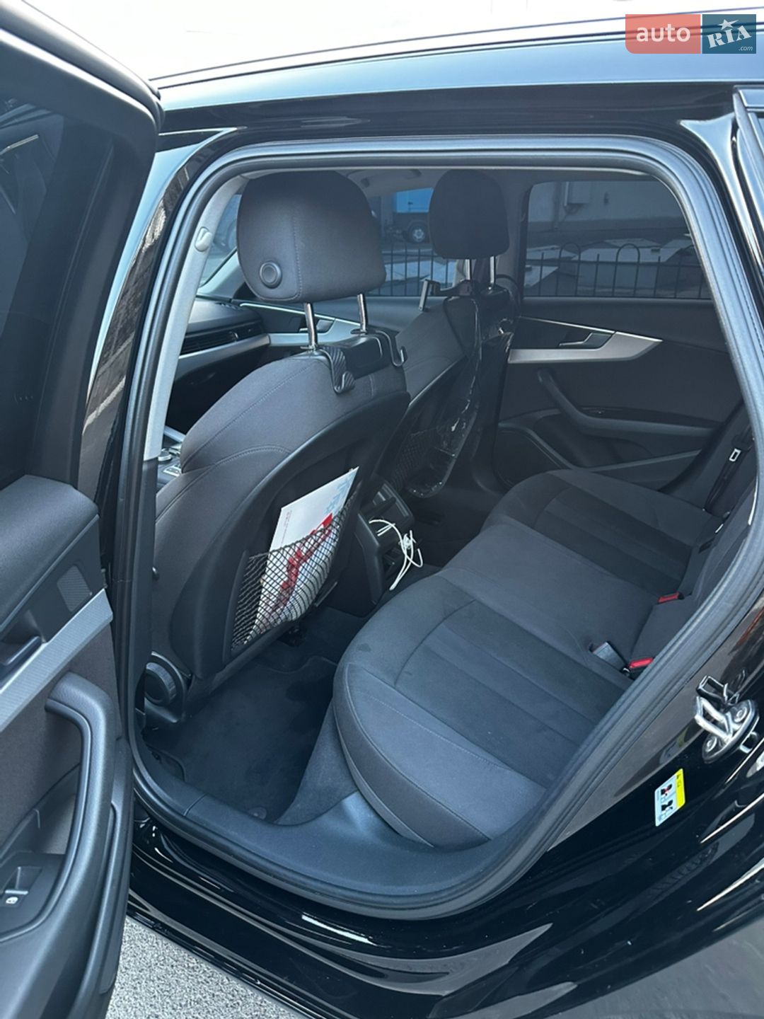 Audi A4 2016 VIN WAUZZZF4XHA056798 фото оголошення 8 з 12