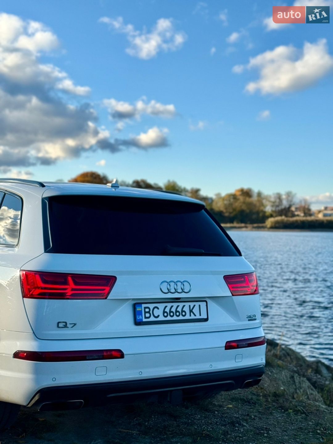 Audi Q7 2016 VIN WA1LAAF77HD012018 фото оголошення 11 з 19