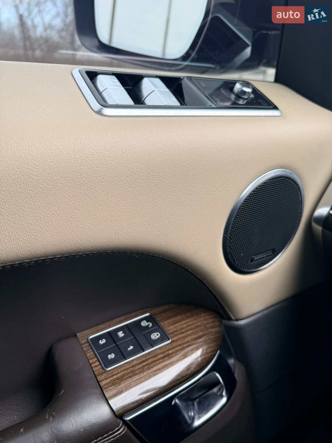 Land Rover Range Rover Sport 2019 VIN SALWR2RV6KA417946 фото оголошення 38 з 40