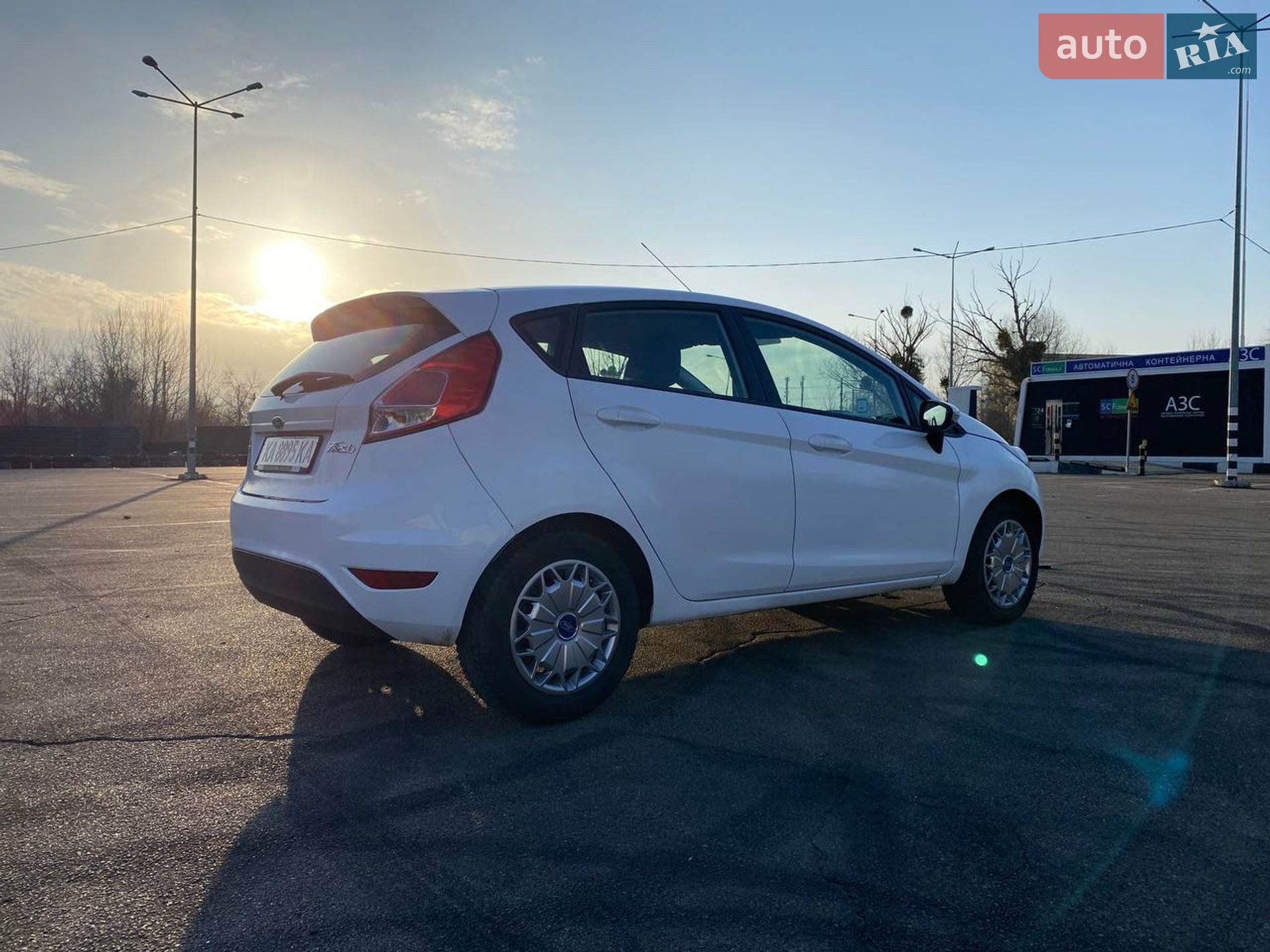 Ford Fiesta 2013 VIN WF0DXXGAKDDP21879 фото оголошення 3 з 26