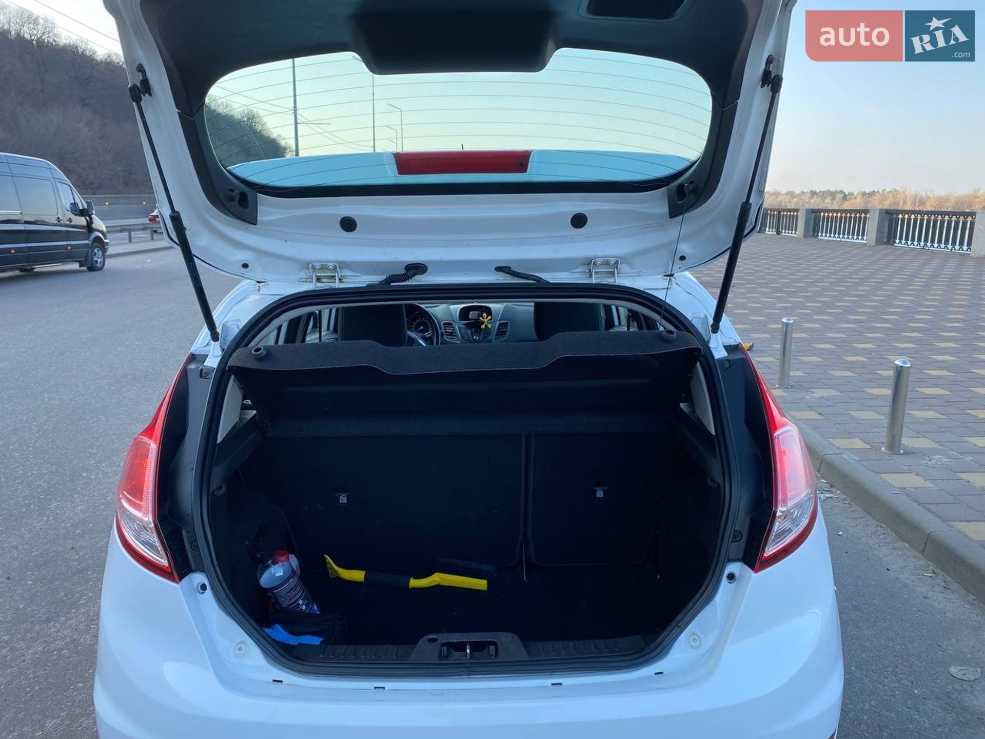 Ford Fiesta 2013 VIN WF0DXXGAKDDP21879 фото оголошення 10 з 26