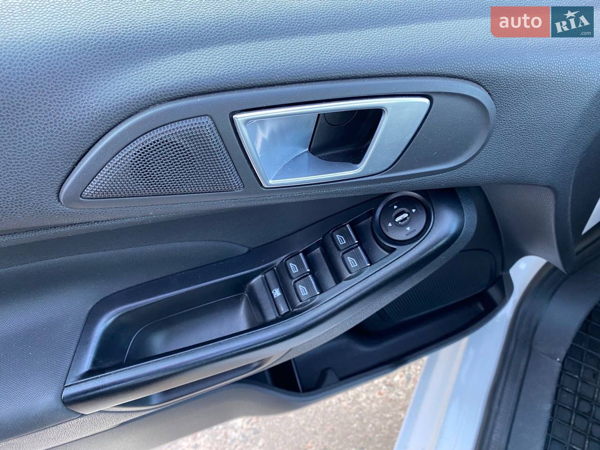 Ford Fiesta 2013 VIN WF0DXXGAKDDP21879 фото оголошення 18 з 26
