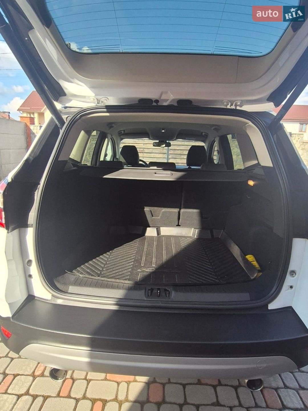 Ford Kuga 2019 VIN WF0AXXWPMAKP24632 фото оголошення 10 з 15