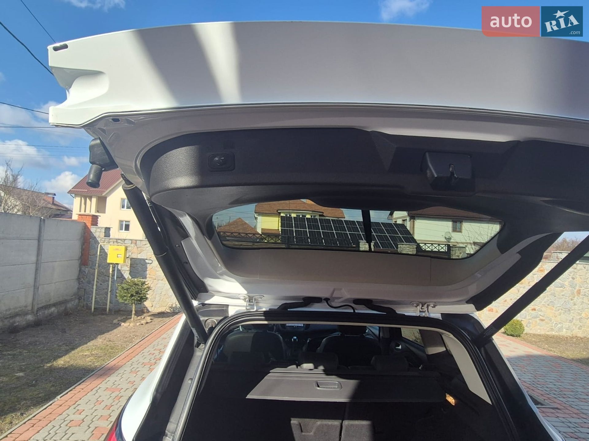 Ford Kuga 2019 VIN WF0AXXWPMAKP24632 фото оголошення 9 з 15