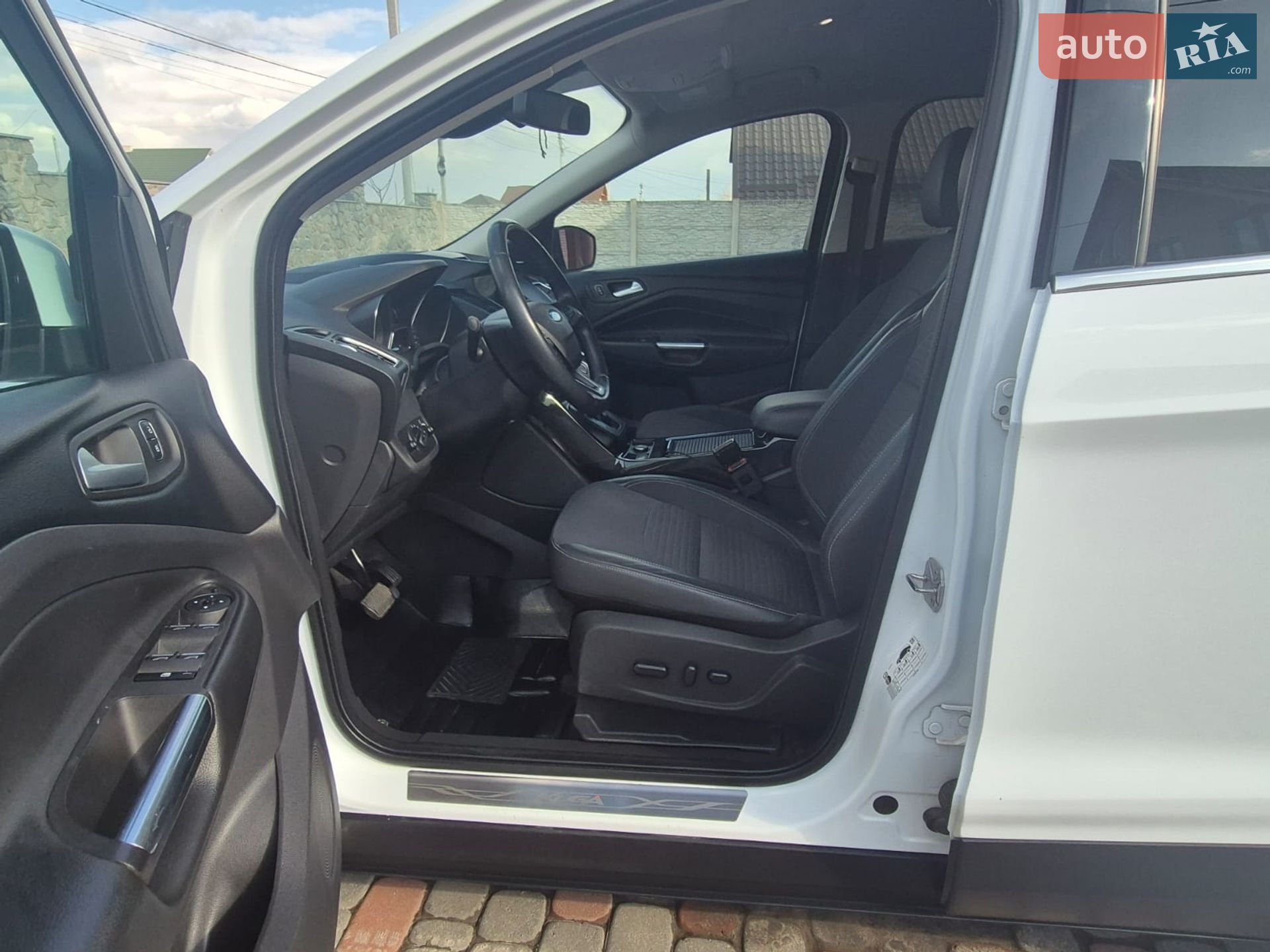 Ford Kuga 2019 VIN WF0AXXWPMAKP24632 фото оголошення 13 з 15
