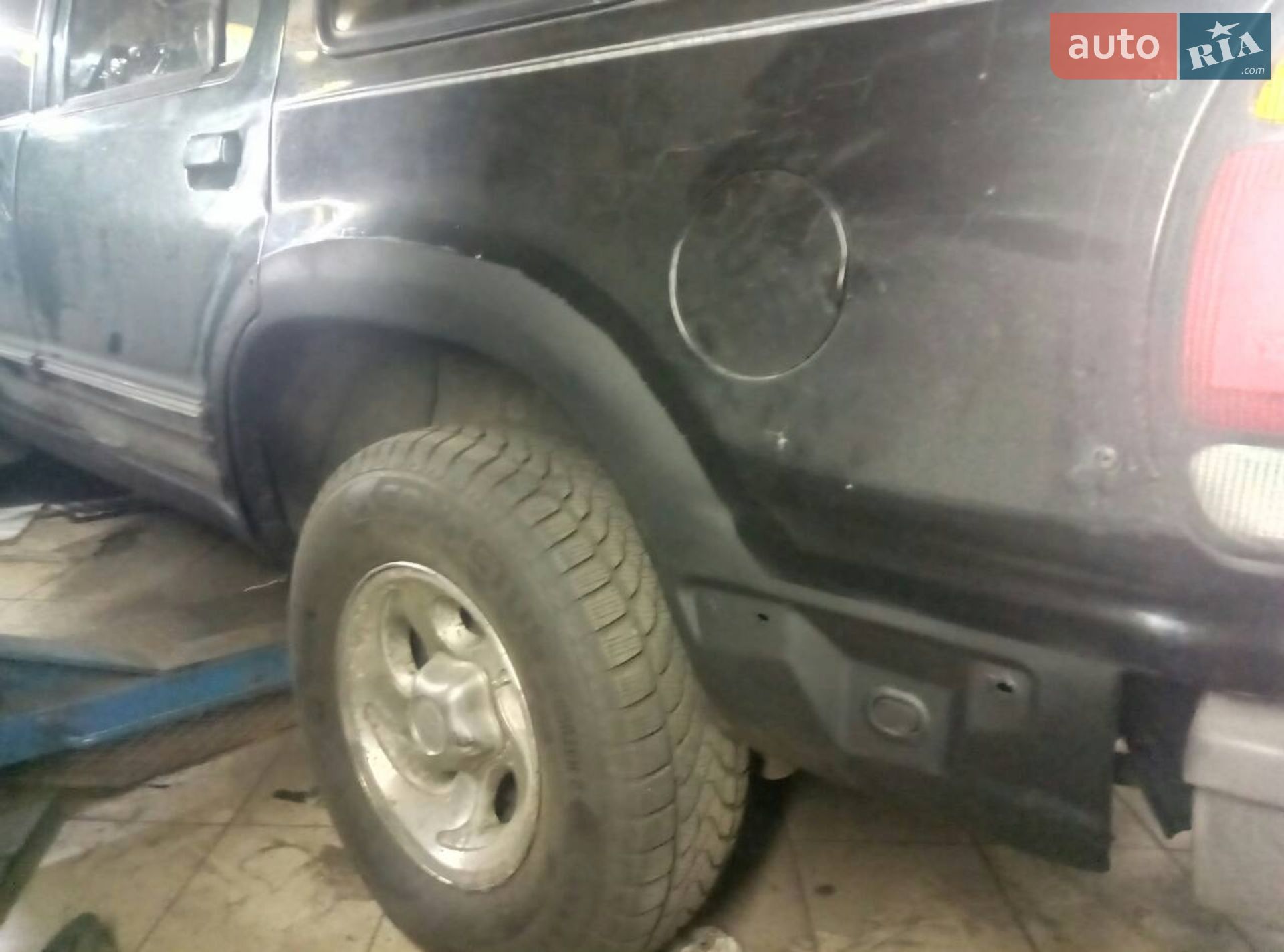 Ford Explorer 1995 VIN 1FMDU34X5SUA28429 фото оголошення 8 з 26