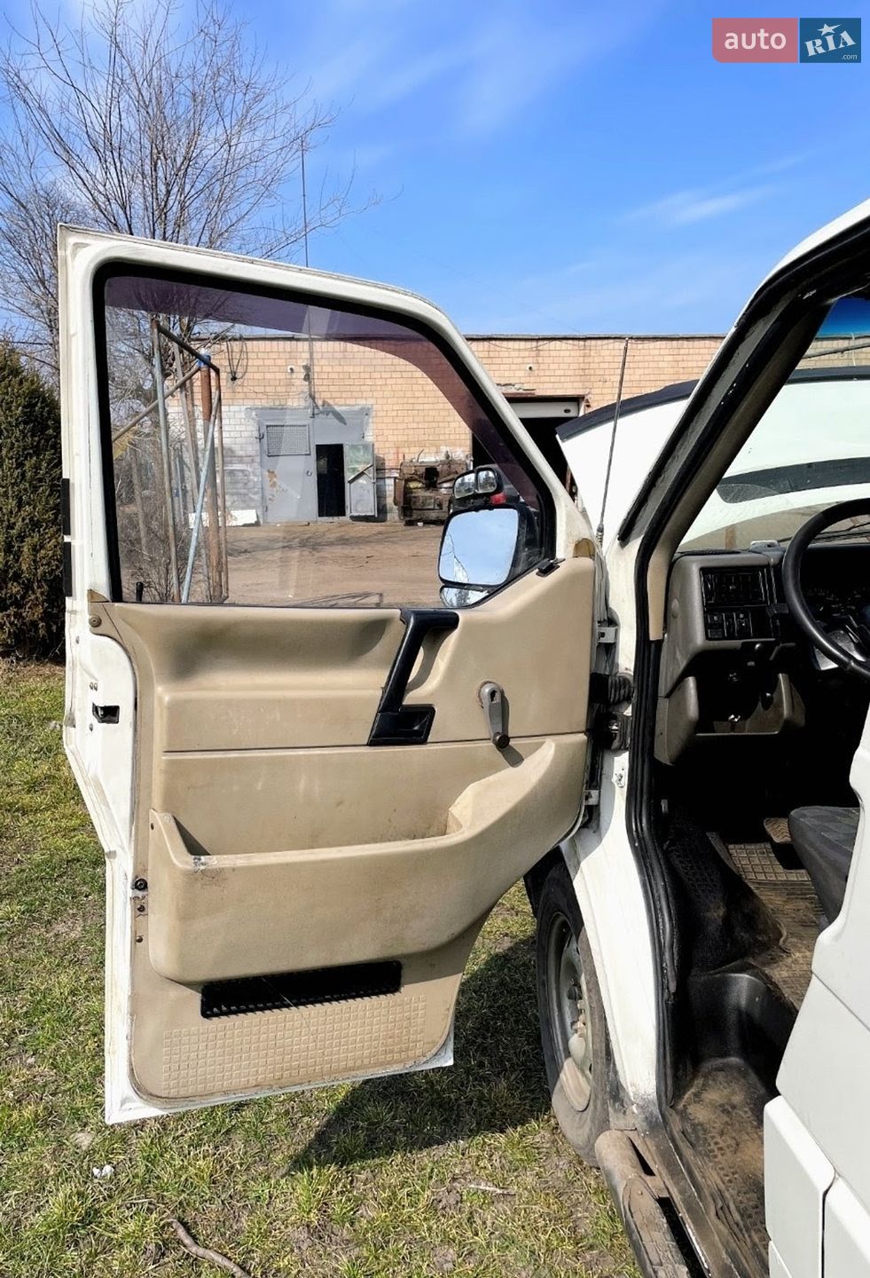Volkswagen Transporter 1994 VIN WV2ZZZ70ZRH133446 фото оголошення 8 з 14