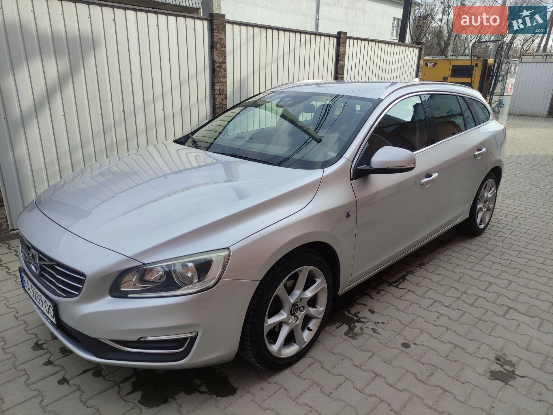 Volvo V60 2016 VIN YV1FW78C0G1322078 фото оголошення 2 з 38