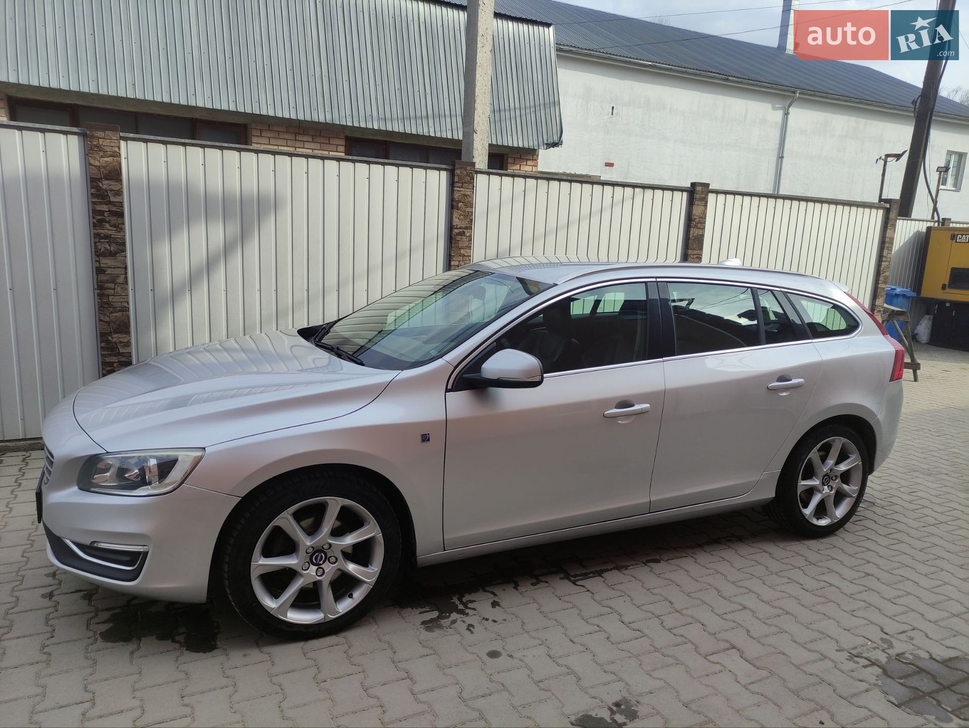 Volvo V60 2016 VIN YV1FW78C0G1322078 фото оголошення 3 з 38