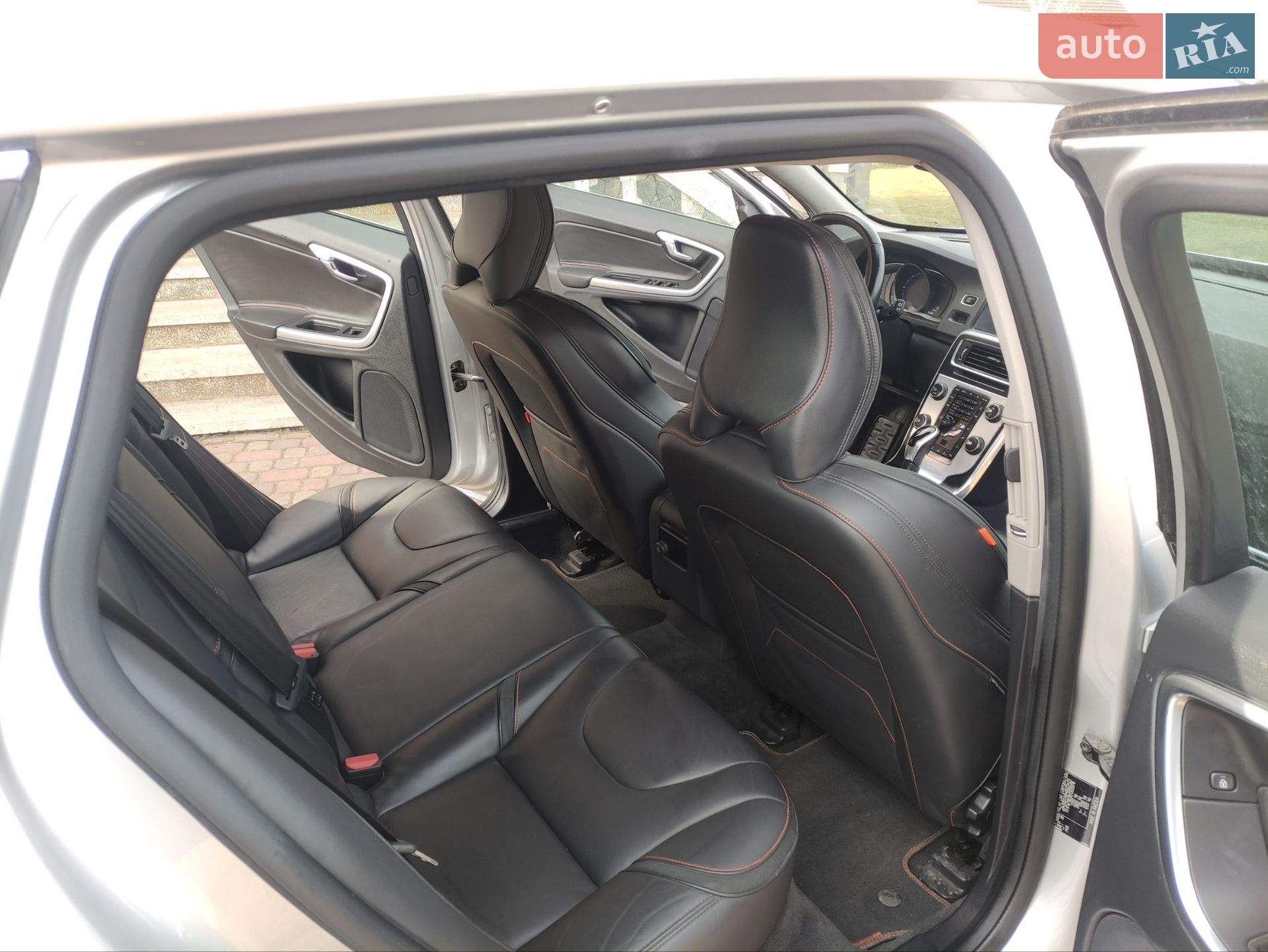 Volvo V60 2016 VIN YV1FW78C0G1322078 фото оголошення 13 з 38