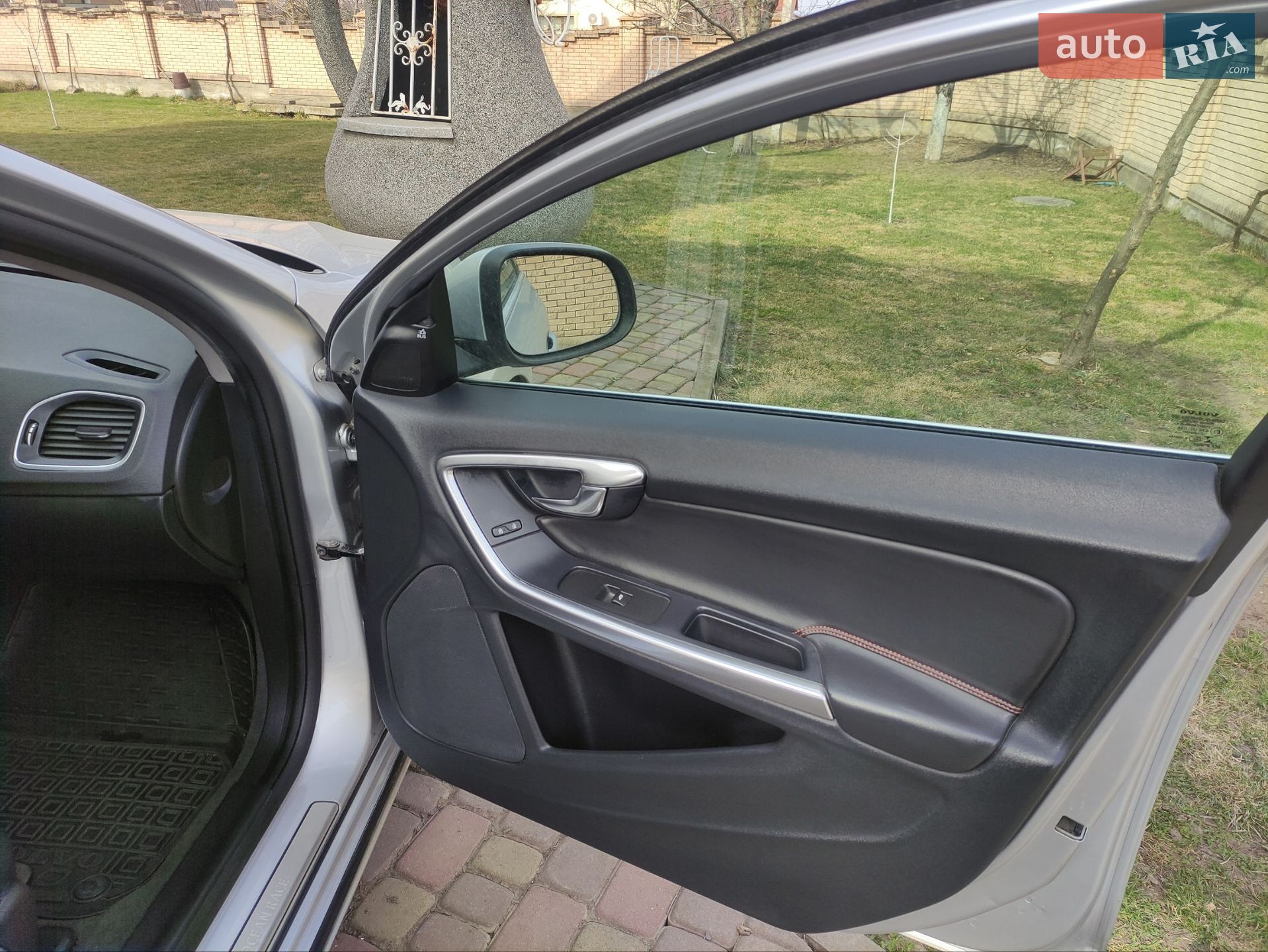Volvo V60 2016 VIN YV1FW78C0G1322078 фото оголошення 34 з 38