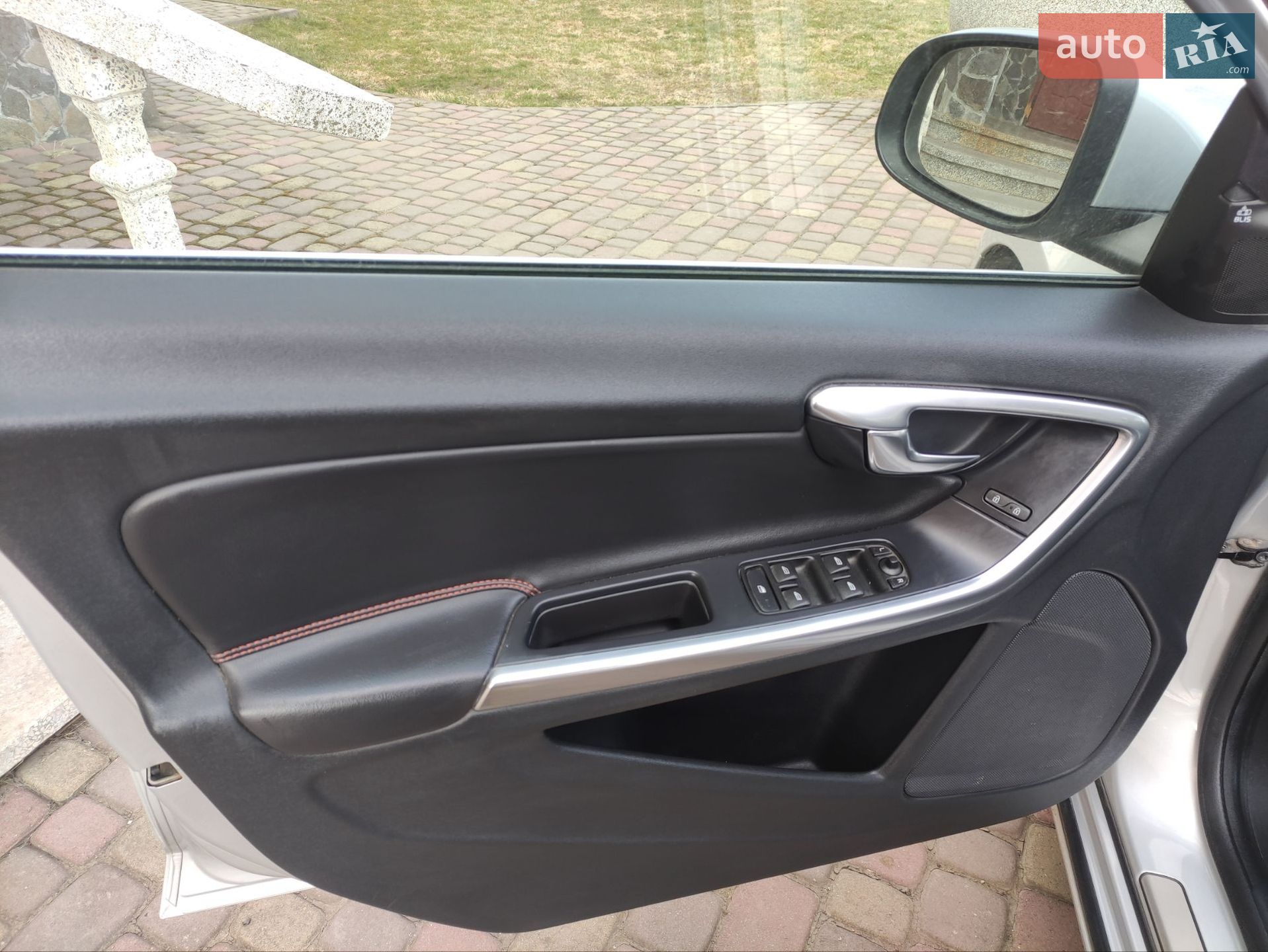 Volvo V60 2016 VIN YV1FW78C0G1322078 фото оголошення 37 з 38