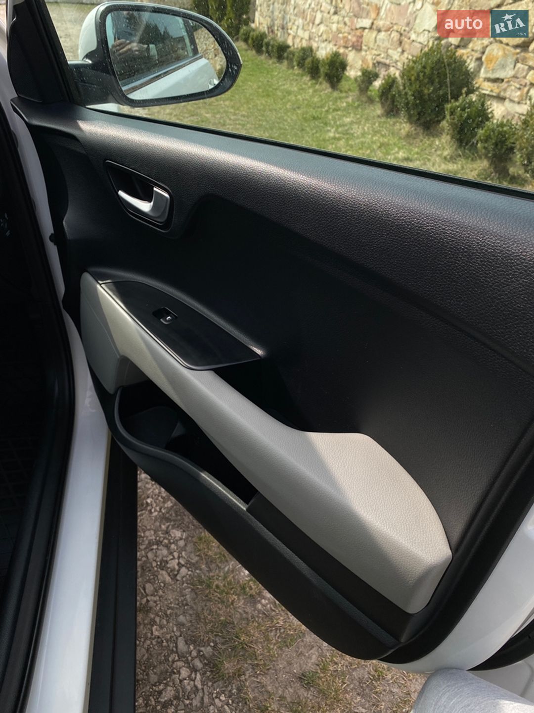Kia Stonic 2019 VIN KNADC816AL6370927 фото оголошення 61 з 123
