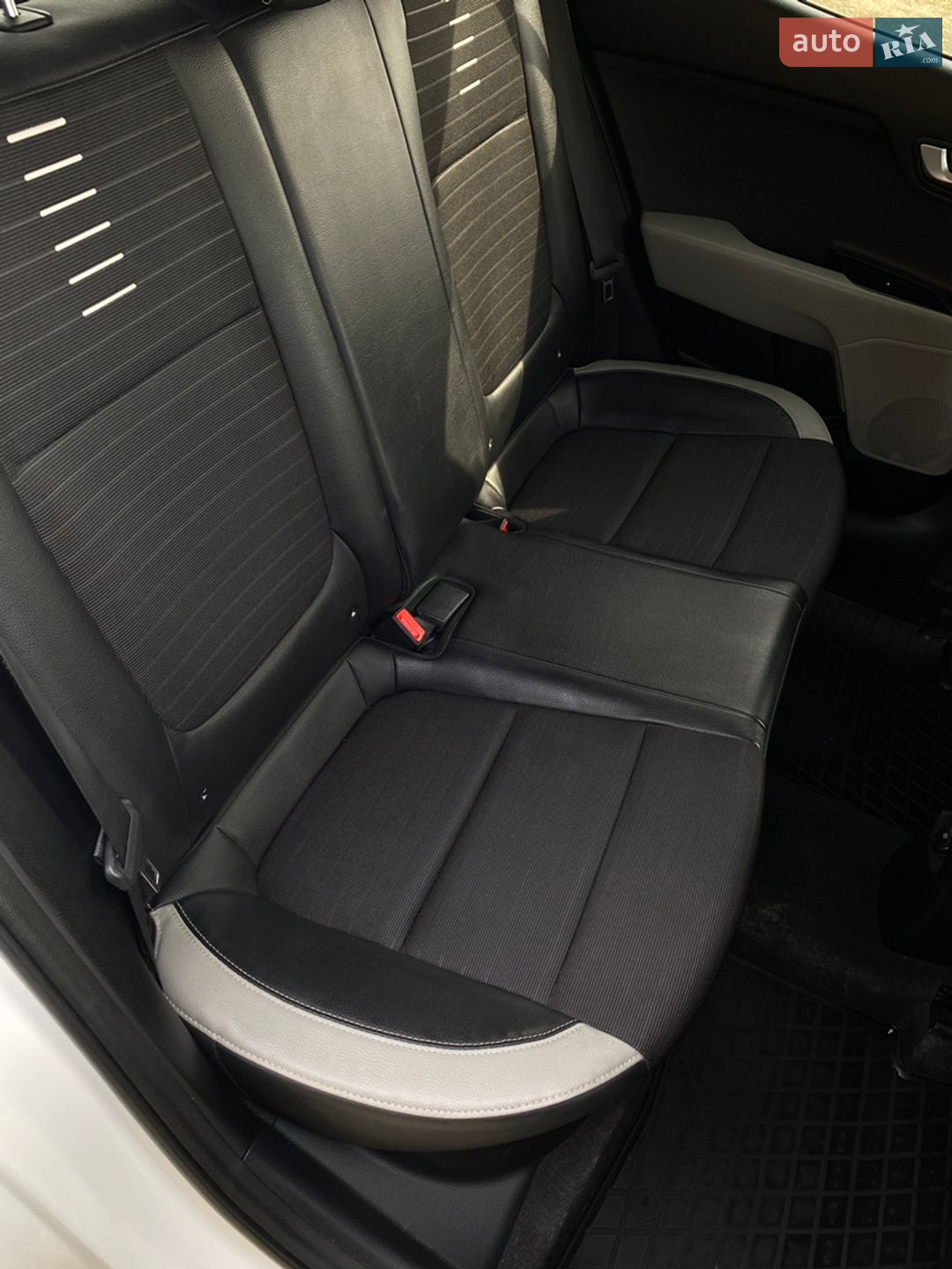 Kia Stonic 2019 VIN KNADC816AL6370927 фото оголошення 62 з 123