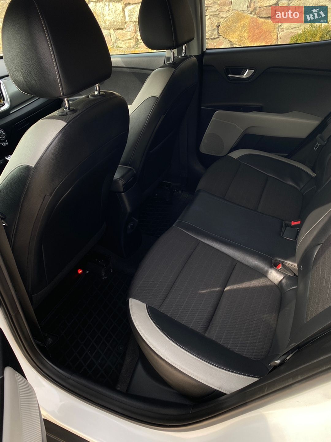 Kia Stonic 2019 VIN KNADC816AL6370927 фото оголошення 64 з 123