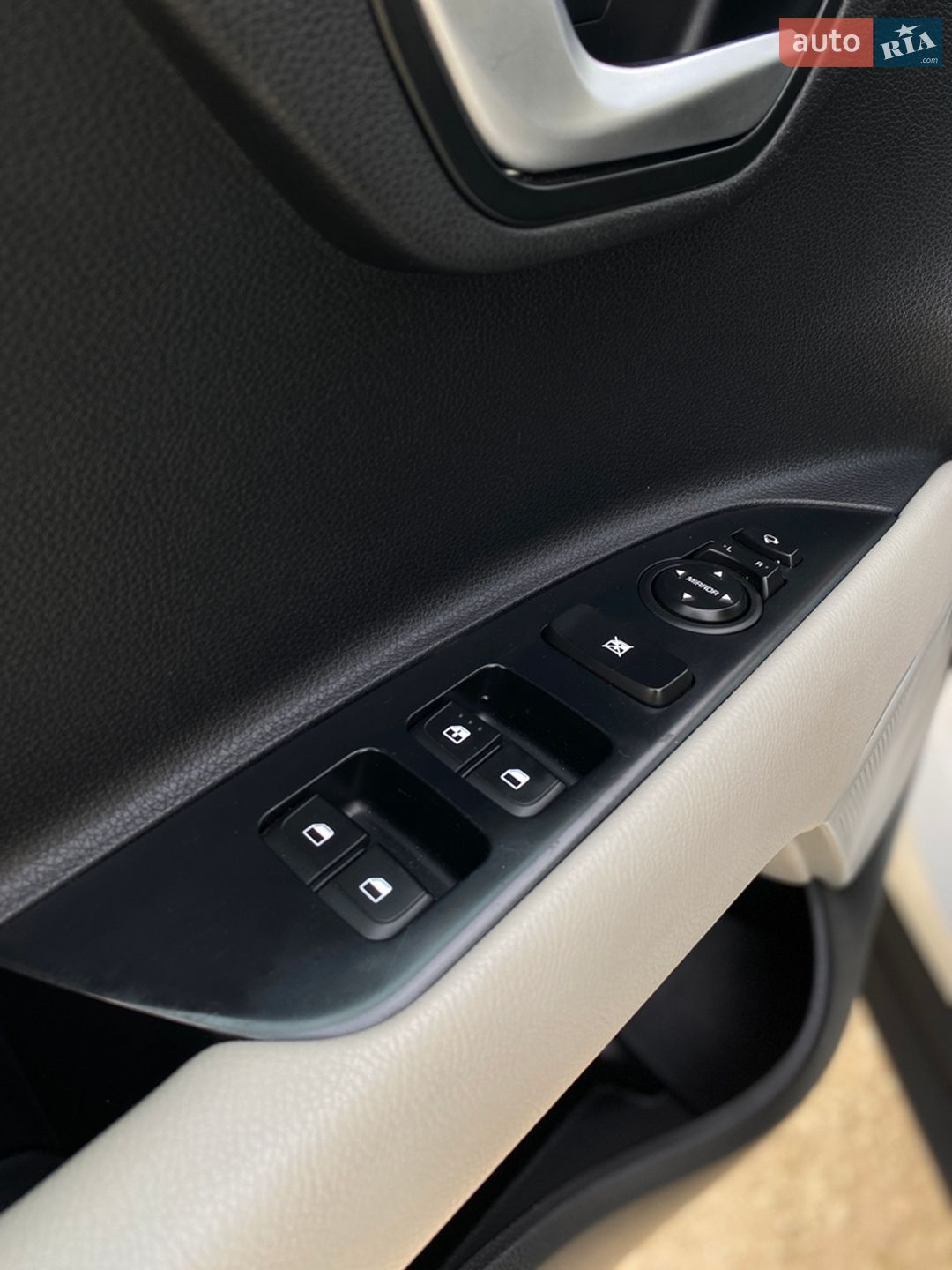 Kia Stonic 2019 VIN KNADC816AL6370927 фото оголошення 80 з 123