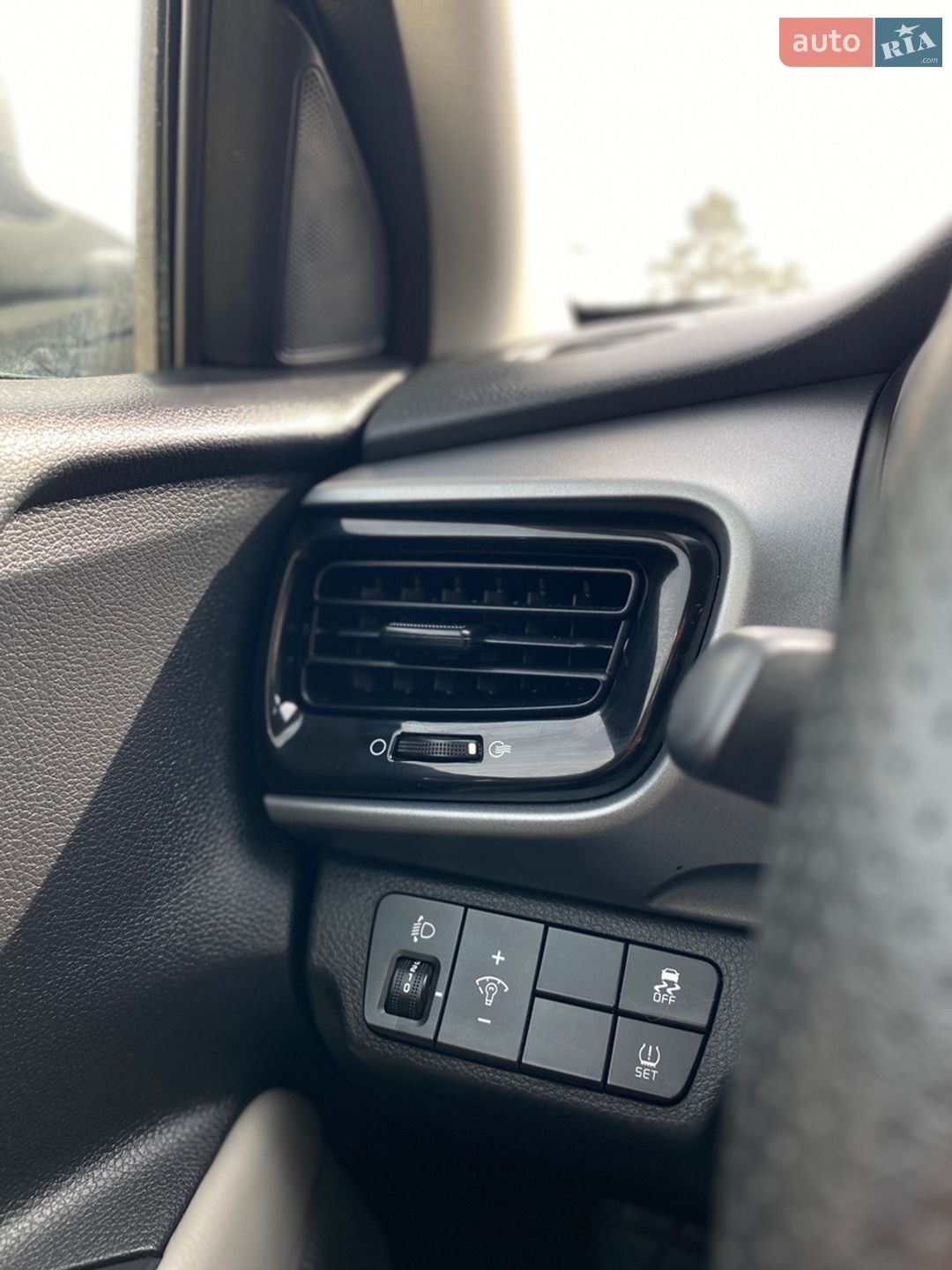 Kia Stonic 2019 VIN KNADC816AL6370927 фото оголошення 122 з 123