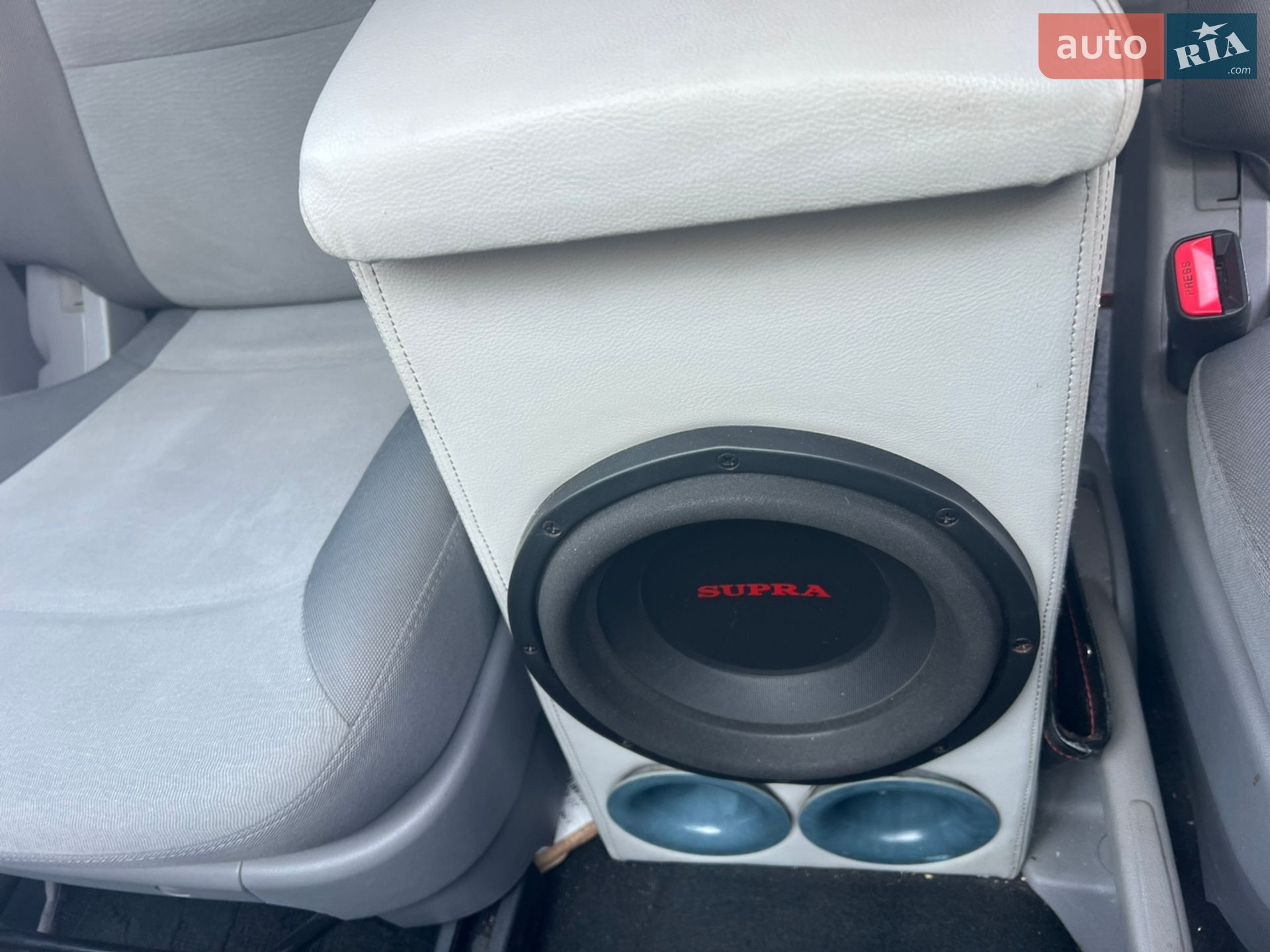 Hyundai H-1 2012 VIN KMHWH81KBCU432796 фото оголошення 12 з 22