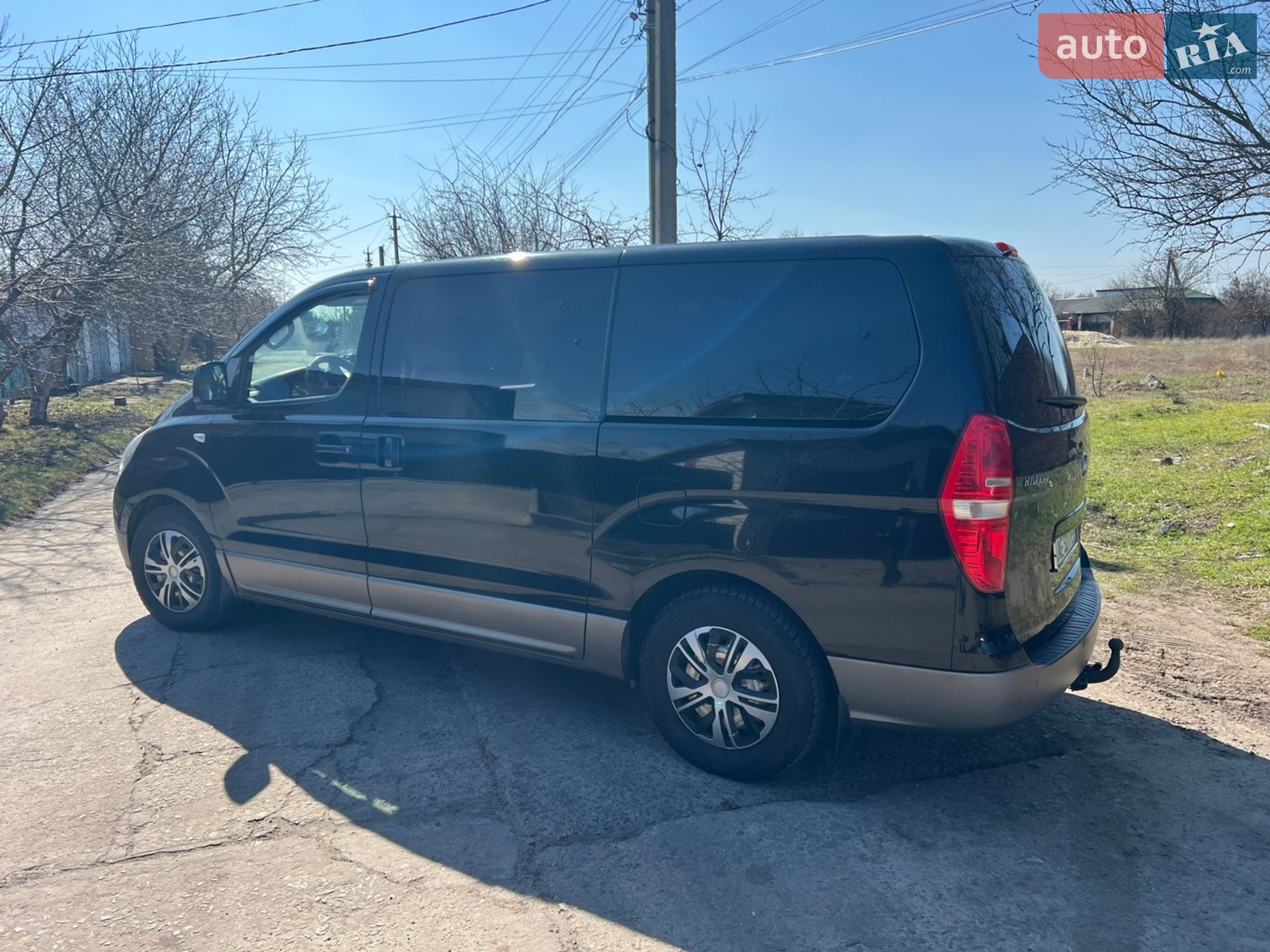 Hyundai H-1 2012 VIN KMHWH81KBCU432796 фото оголошення 2 з 22