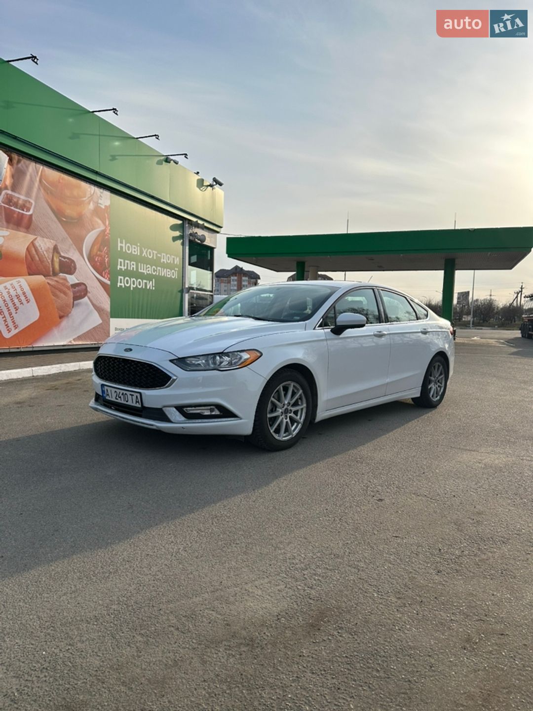 Ford Fusion 2017 VIN 3FA6P0H78HR302855 фото оголошення 12 з 38