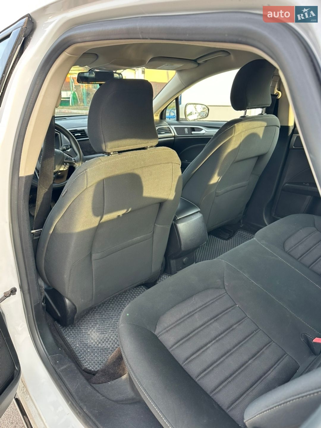Ford Fusion 2017 VIN 3FA6P0H78HR302855 фото оголошення 16 з 38
