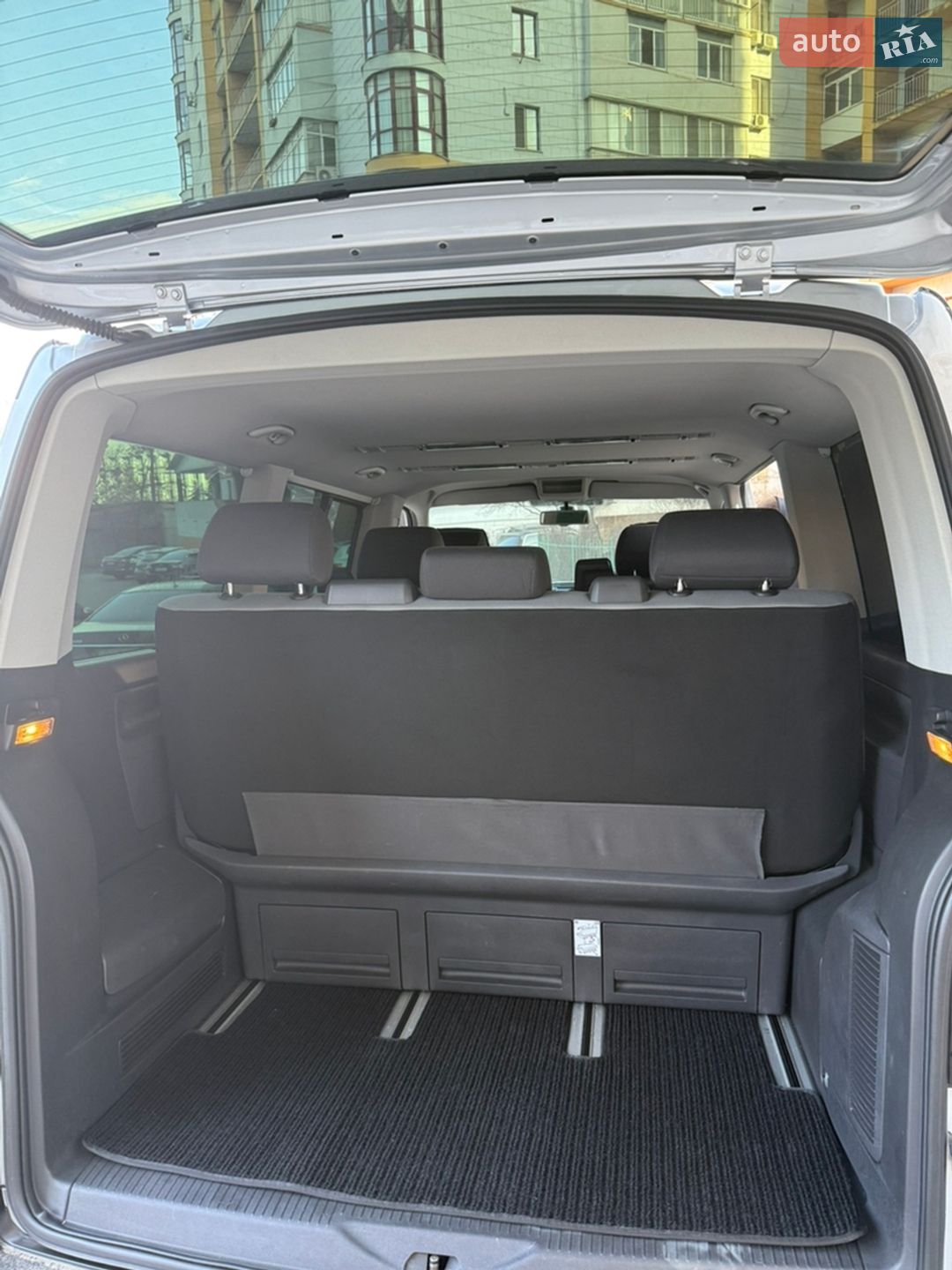 Volkswagen Multivan 2010 VIN WV2ZZZ7HZAH268584 фото оголошення 8 з 19