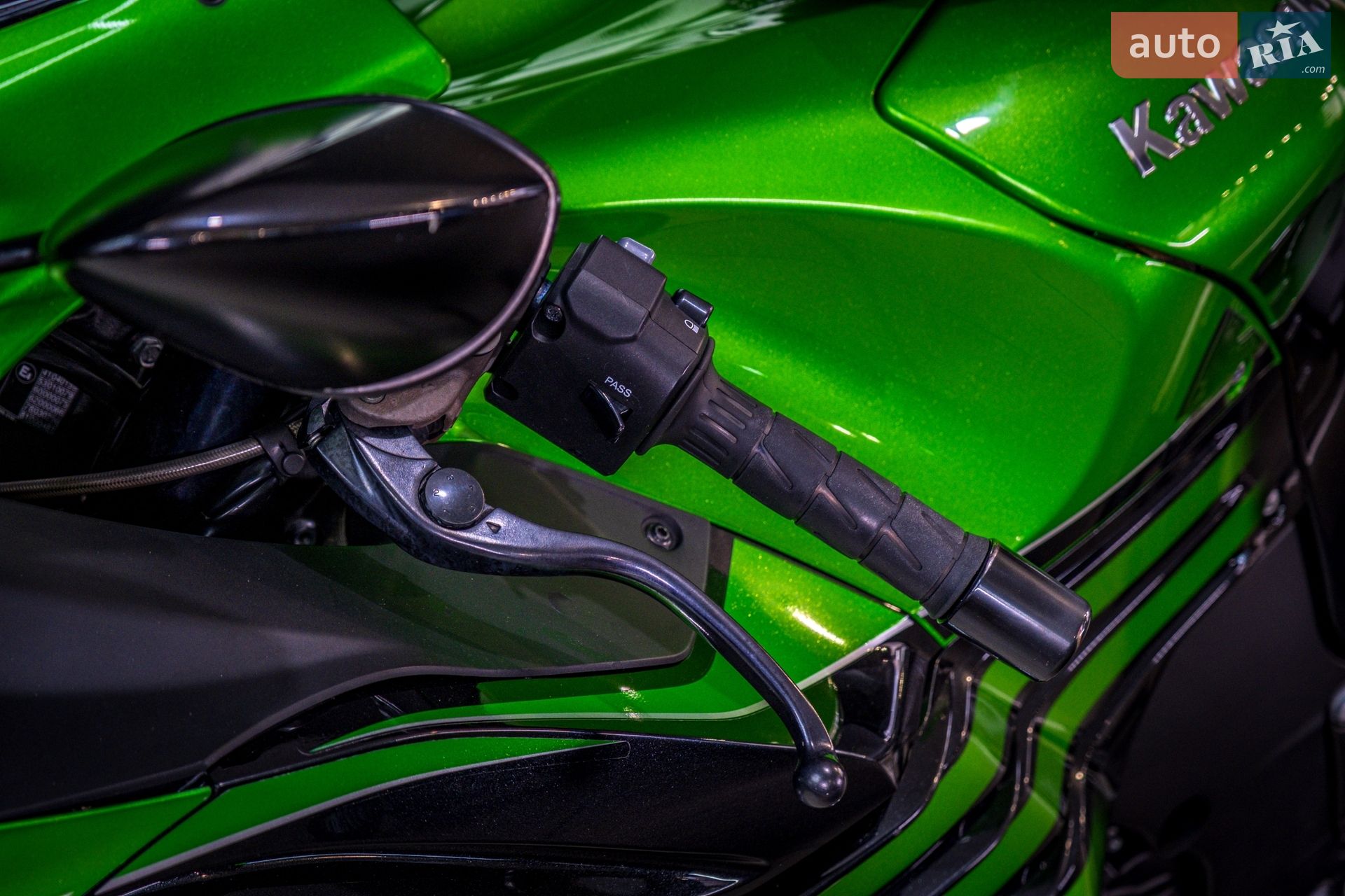 Kawasaki ZZR 1400 2016 VIN JKBZXT40HJA001263 фото оголошення 17 з 28