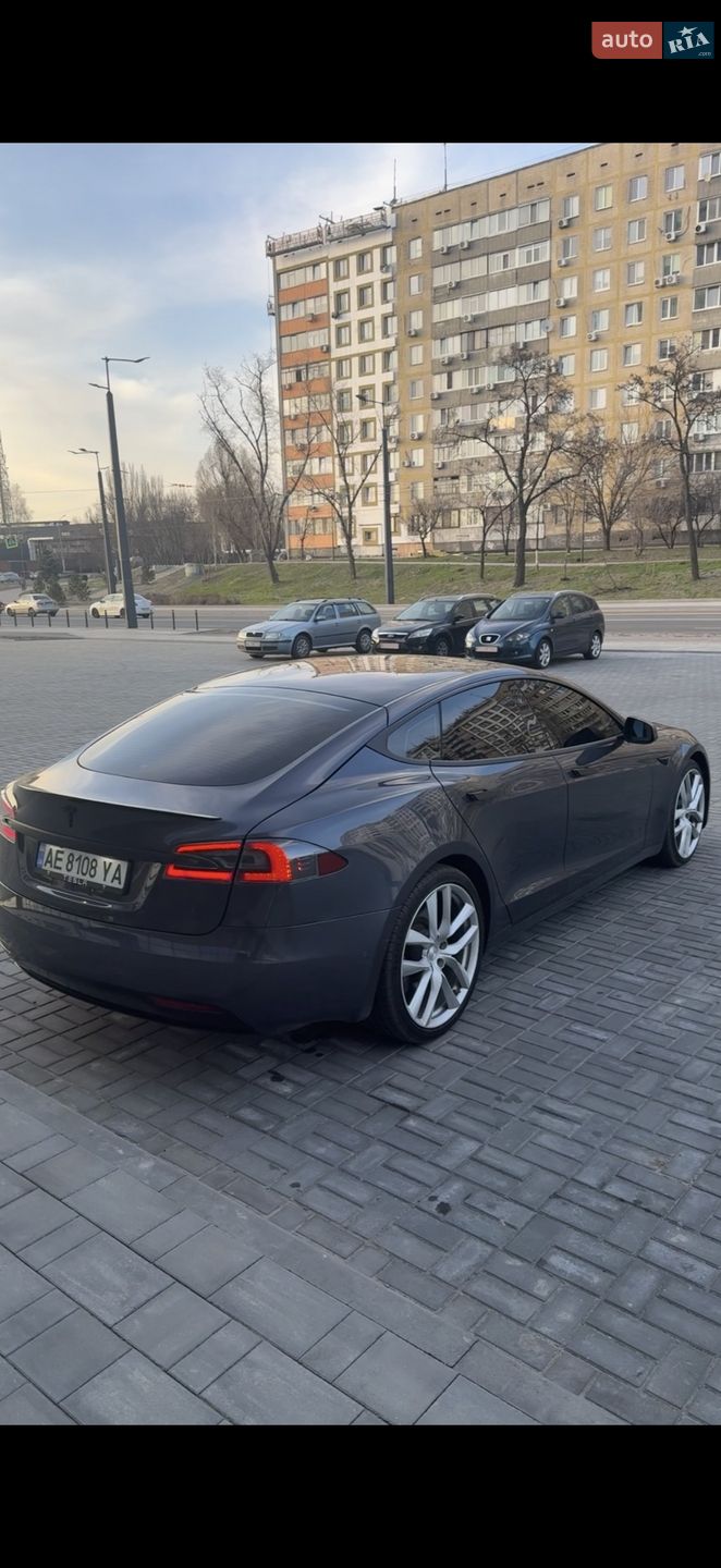 Tesla Model S 2017 VIN 5YJSA1E29HF232292 фото оголошення 4 з 18