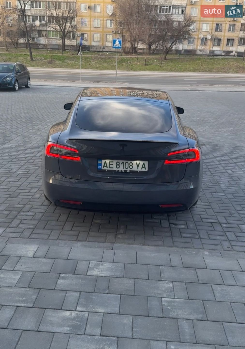 Tesla Model S 2017 VIN 5YJSA1E29HF232292 фото оголошення 5 з 18