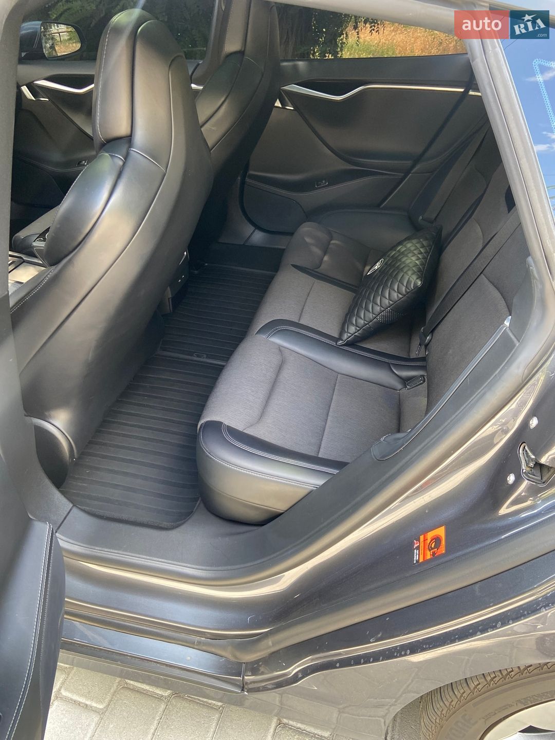 Tesla Model S 2017 VIN 5YJSA1E29HF232292 фото оголошення 10 з 18