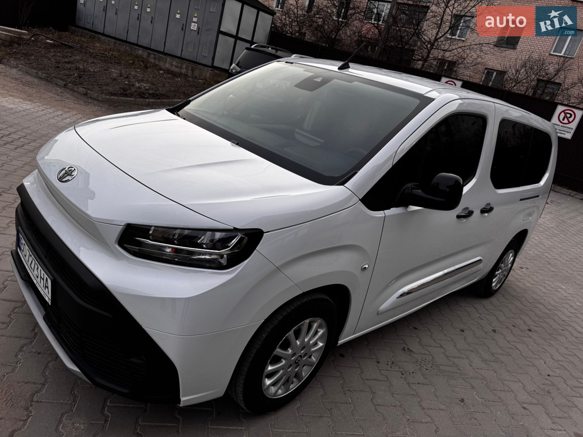 Toyota Proace City Verso 2025 VIN YAREBYHZ3RJ038529 фото оголошення 2 з 33