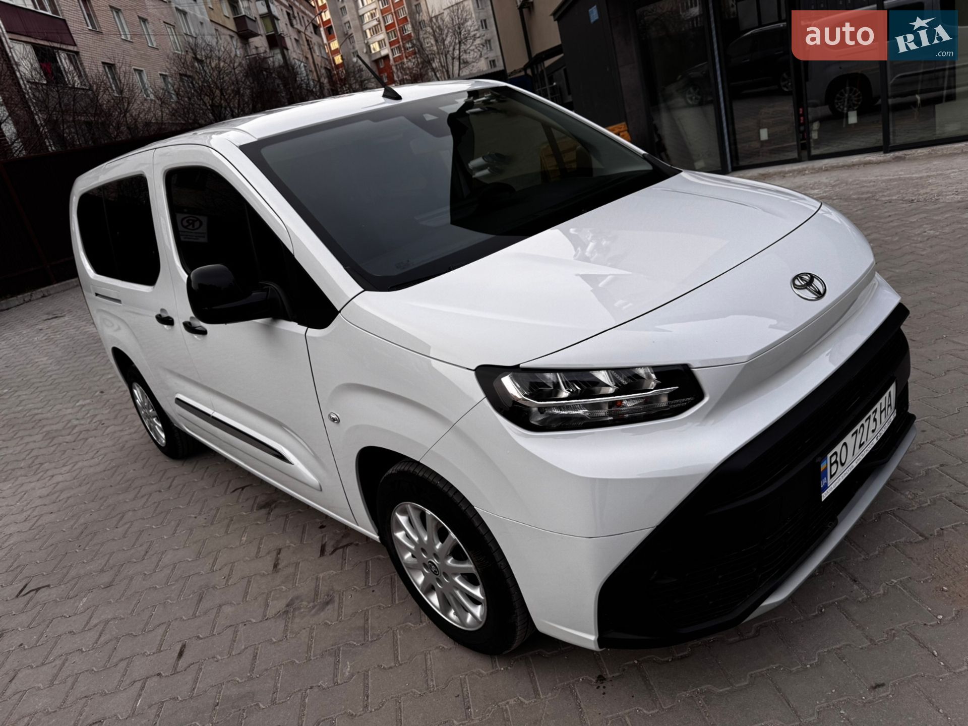Toyota Proace City Verso 2025 VIN YAREBYHZ3RJ038529 фото оголошення 3 з 33