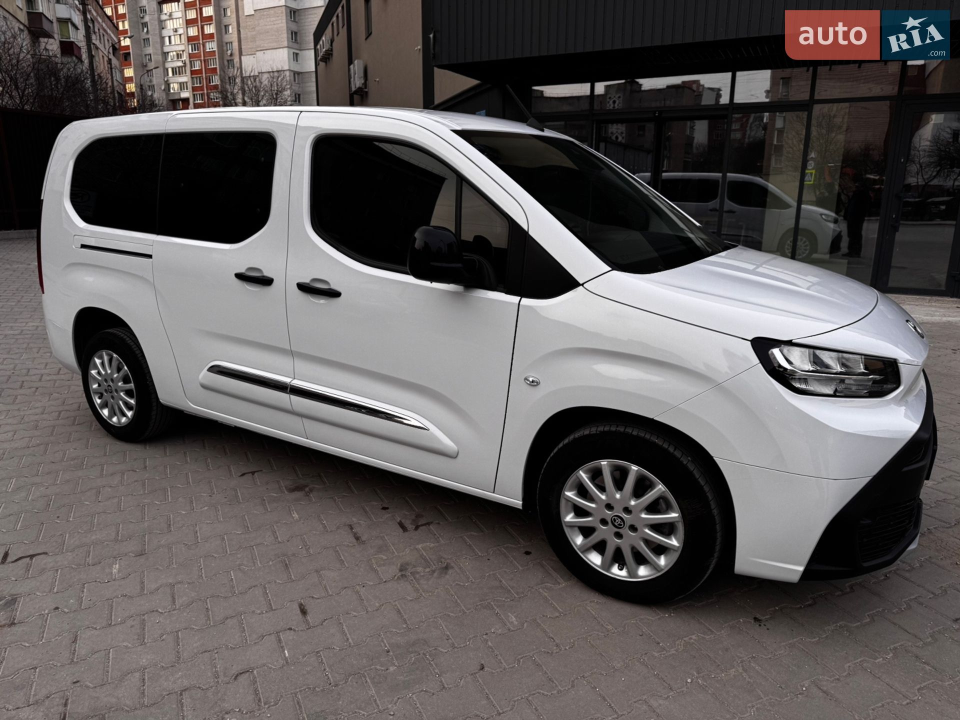 Toyota Proace City Verso 2025 VIN YAREBYHZ3RJ038529 фото оголошення 4 з 33