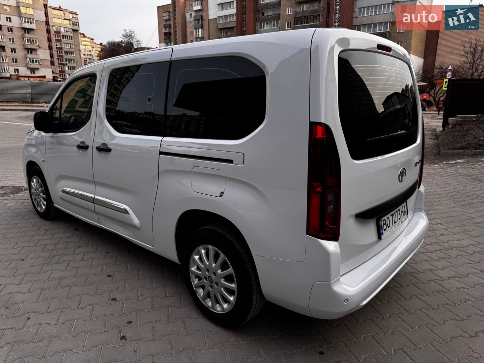 Toyota Proace City Verso 2025 VIN YAREBYHZ3RJ038529 фото оголошення 7 з 33