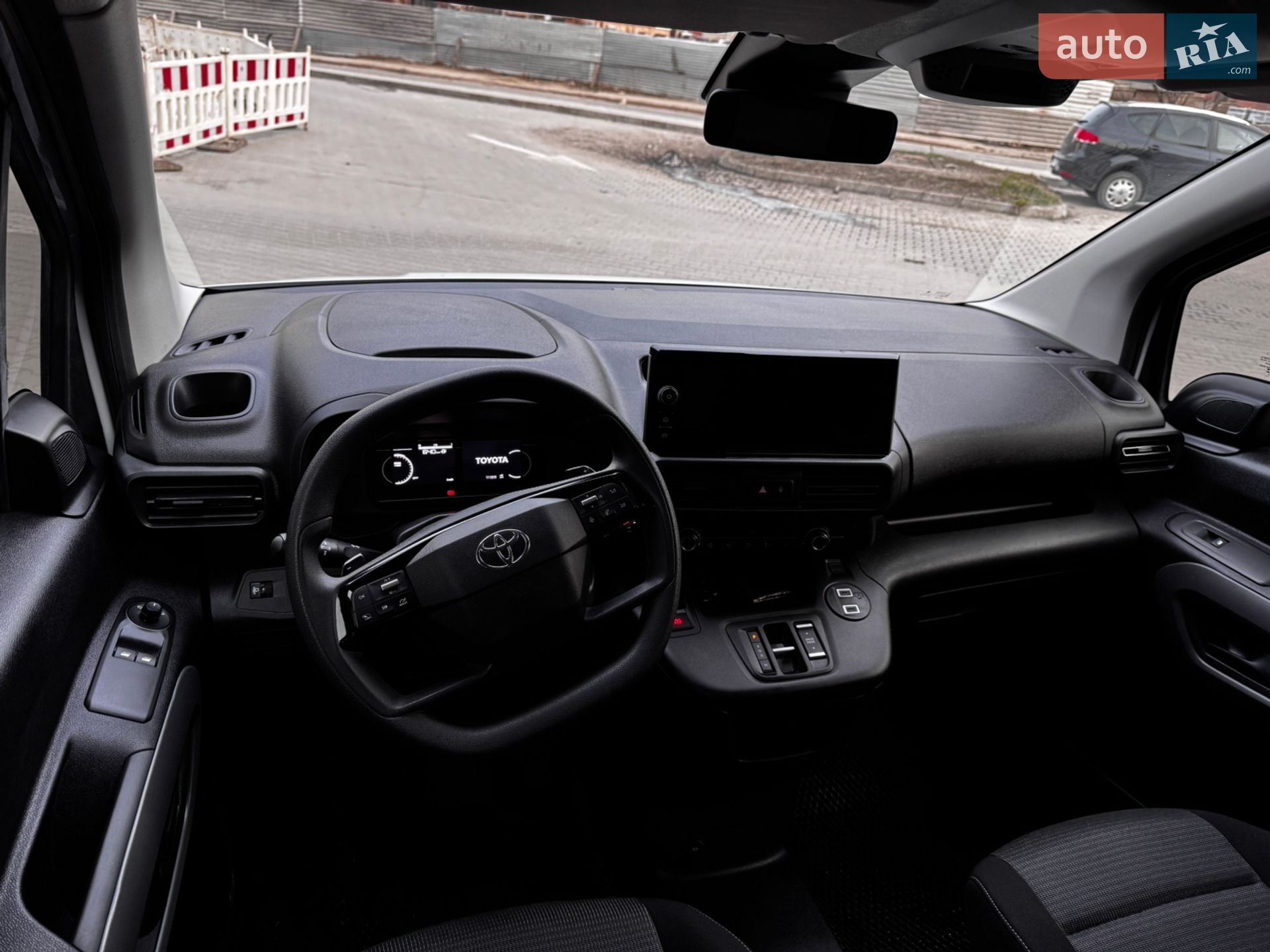 Toyota Proace City Verso 2025 VIN YAREBYHZ3RJ038529 фото оголошення 10 з 33