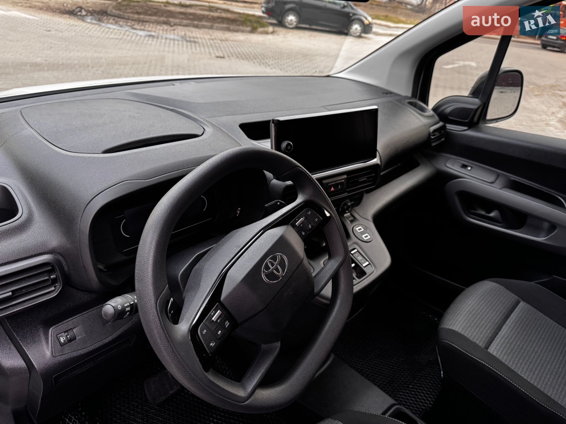 Toyota Proace City Verso 2025 VIN YAREBYHZ3RJ038529 фото оголошення 12 з 33
