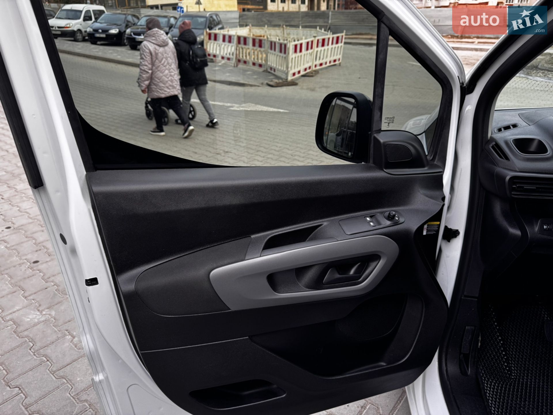 Toyota Proace City Verso 2025 VIN YAREBYHZ3RJ038529 фото оголошення 14 з 33