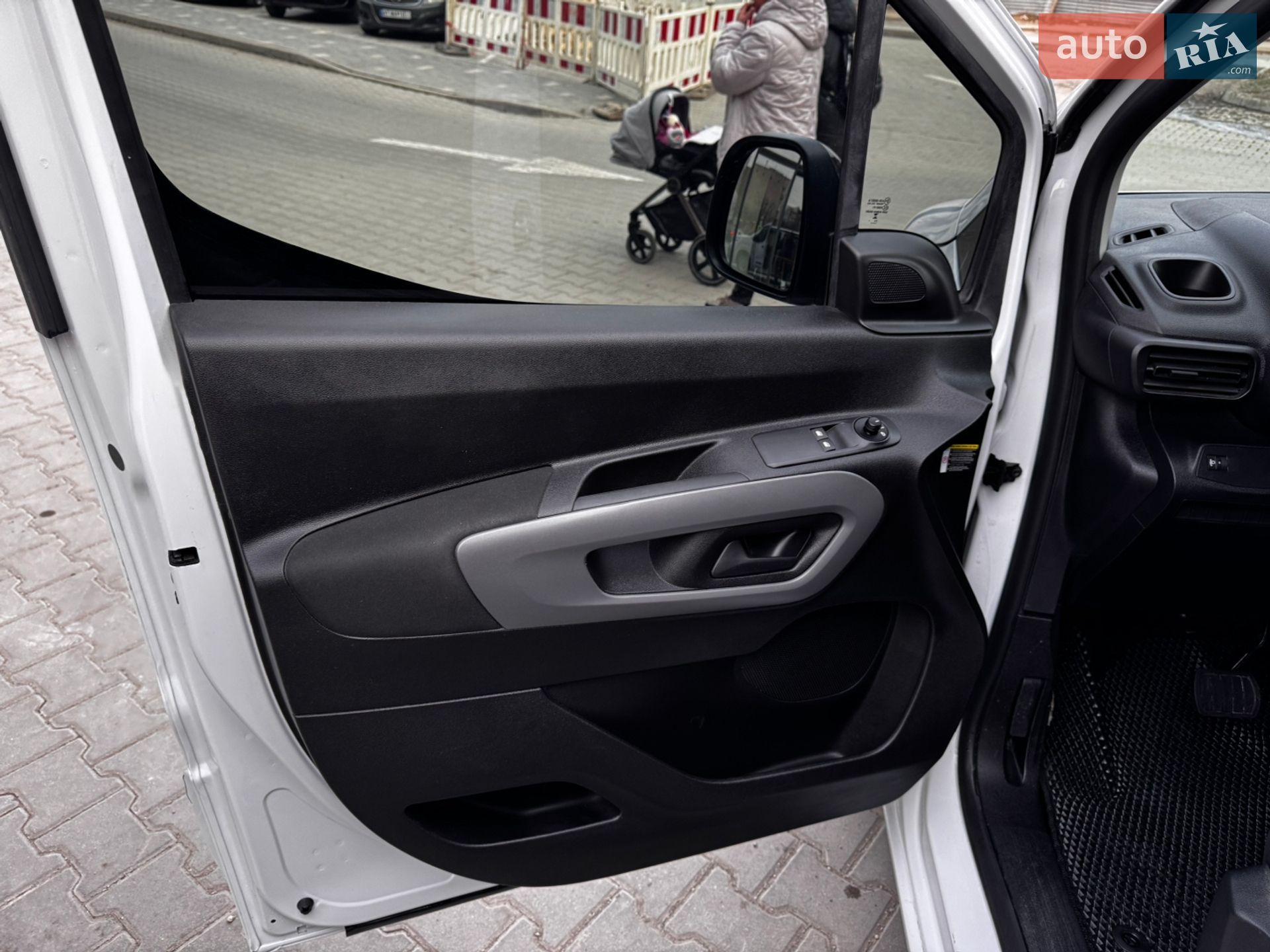 Toyota Proace City Verso 2025 VIN YAREBYHZ3RJ038529 фото оголошення 15 з 33