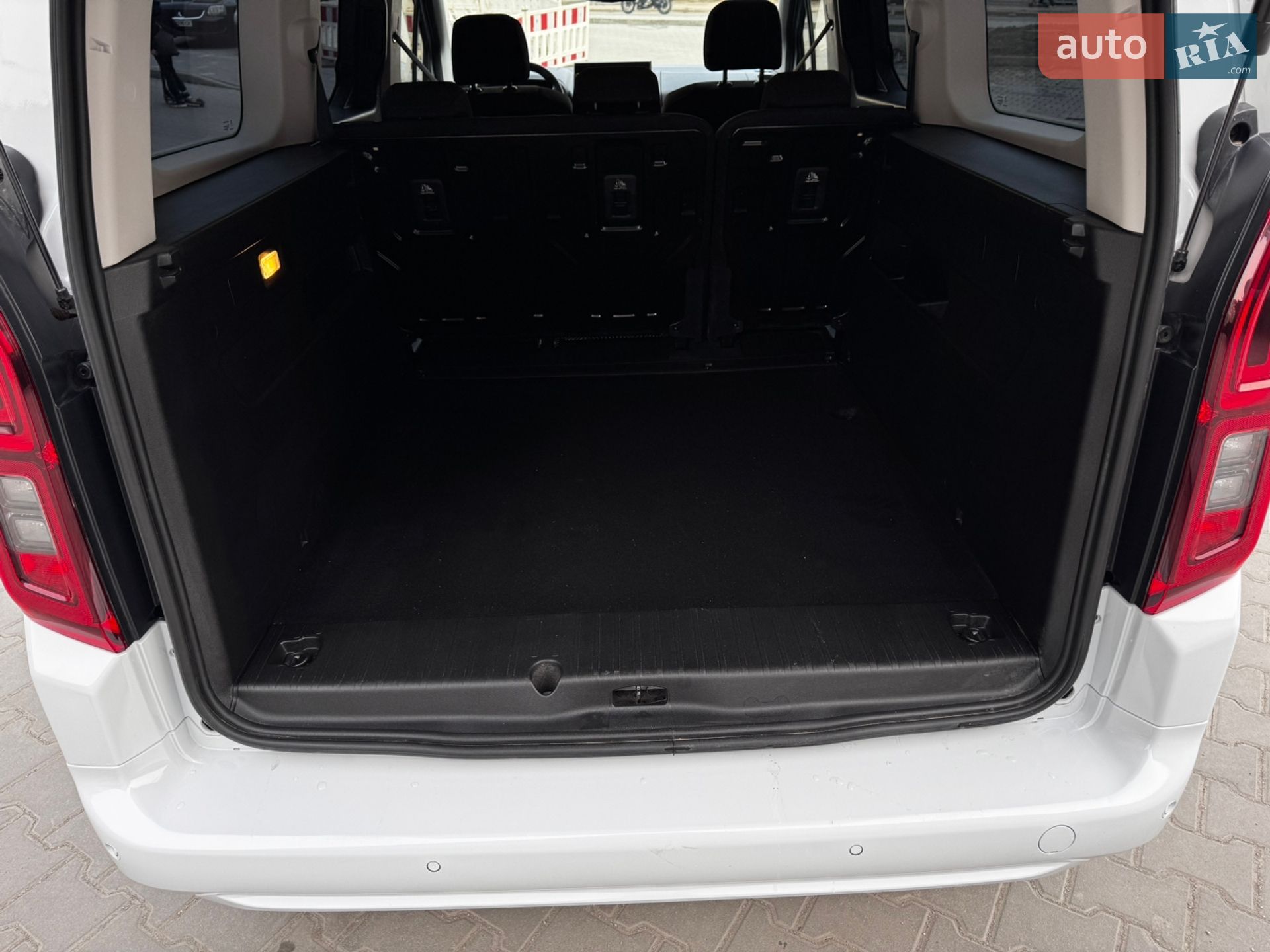 Toyota Proace City Verso 2025 VIN YAREBYHZ3RJ038529 фото оголошення 20 з 33