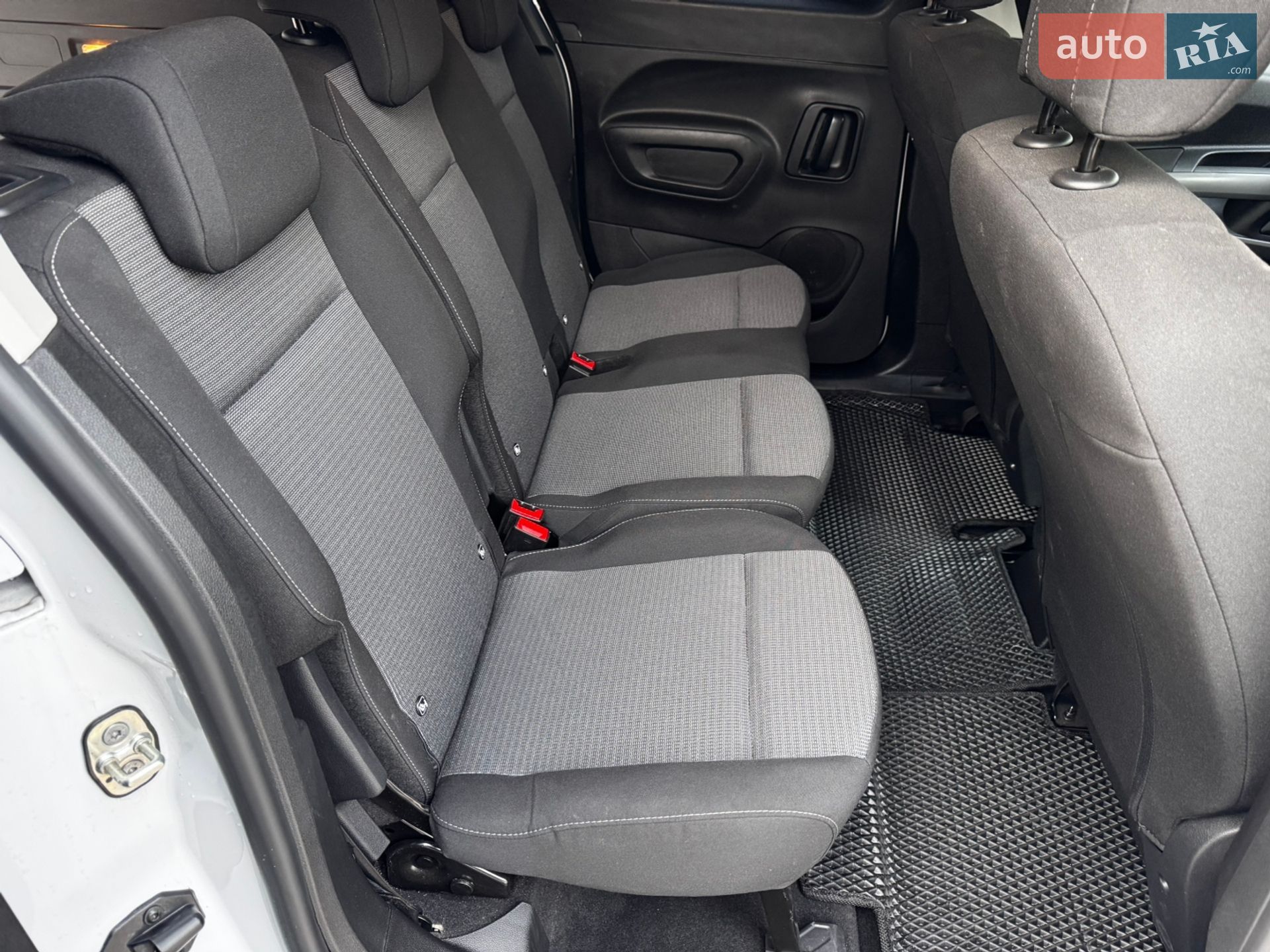 Toyota Proace City Verso 2025 VIN YAREBYHZ3RJ038529 фото оголошення 28 з 33