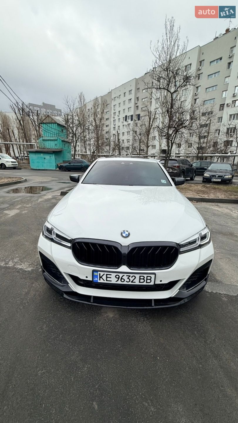 BMW 5 Series 2019 VIN WBAJE7C58KWW37088 фото оголошення 2 з 21