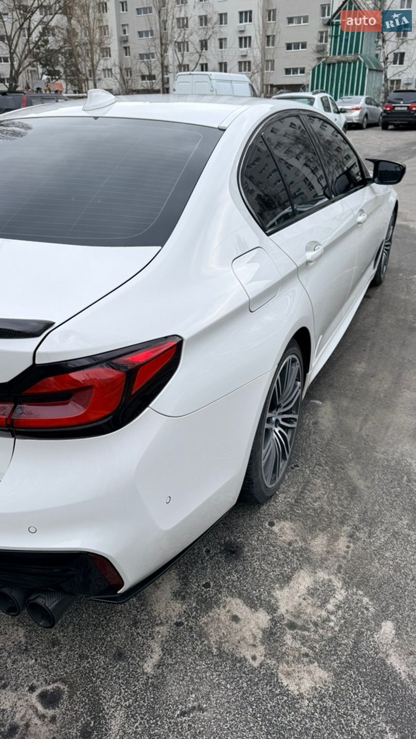 BMW 5 Series 2019 VIN WBAJE7C58KWW37088 фото оголошення 5 з 21