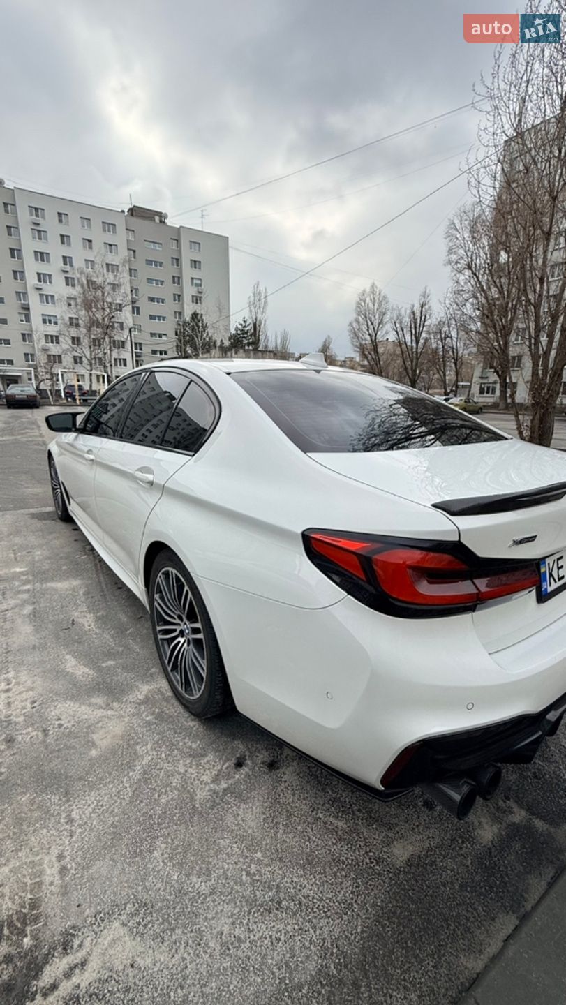 BMW 5 Series 2019 VIN WBAJE7C58KWW37088 фото оголошення 9 з 21