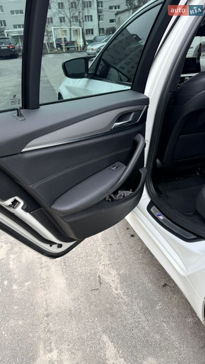 BMW 5 Series 2019 VIN WBAJE7C58KWW37088 фото оголошення 11 з 21