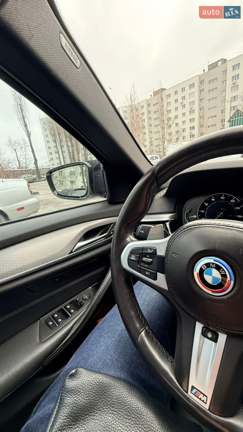 BMW 5 Series 2019 VIN WBAJE7C58KWW37088 фото оголошення 18 з 21