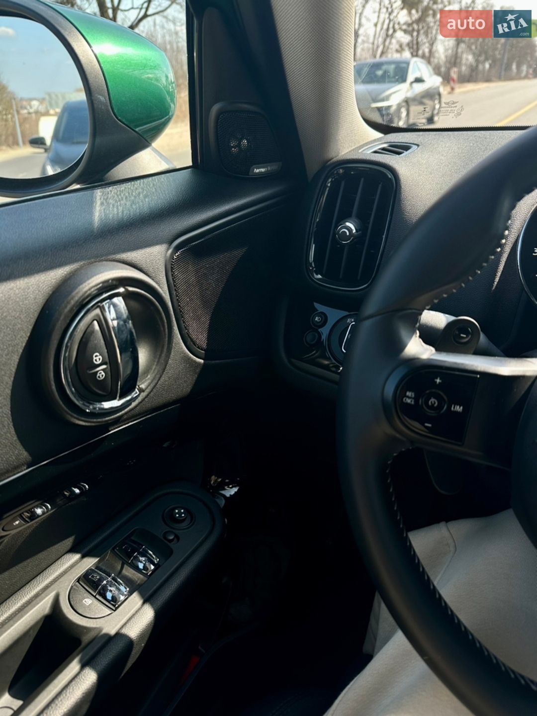 Mini Countryman 2022 VIN WMZ83BR02P3P52977 фото оголошення 23 з 29