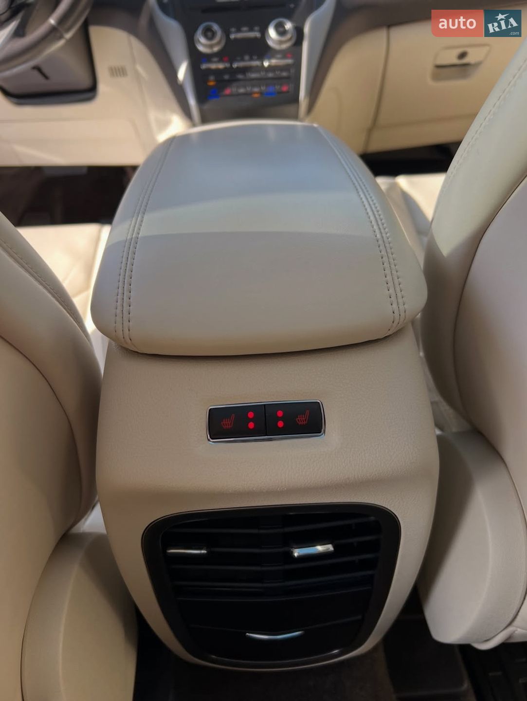 Lincoln MKC 2016 VIN 5LMCJ3D99GUJ27118 фото оголошення 6 з 14