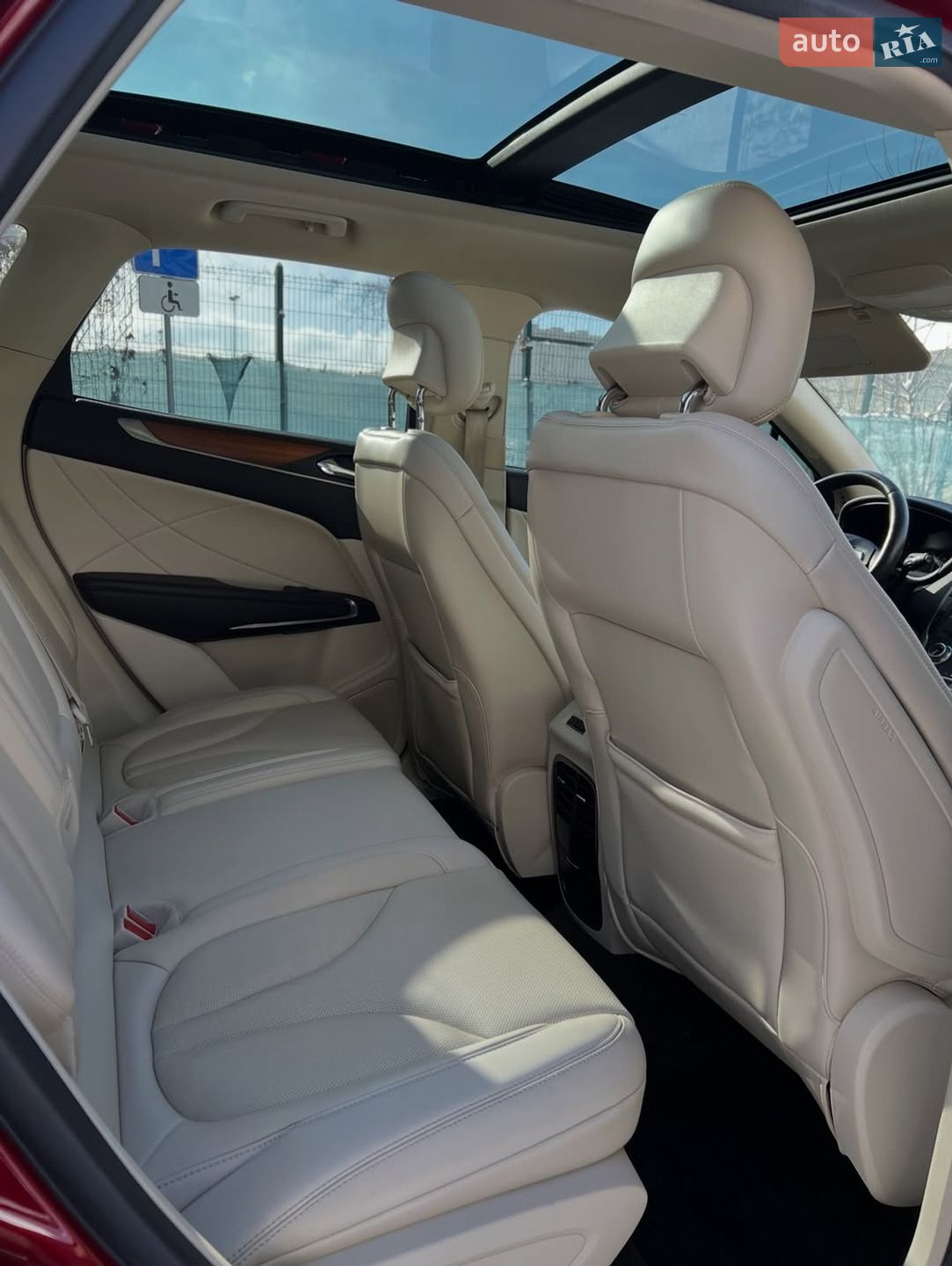 Lincoln MKC 2016 VIN 5LMCJ3D99GUJ27118 фото оголошення 12 з 14