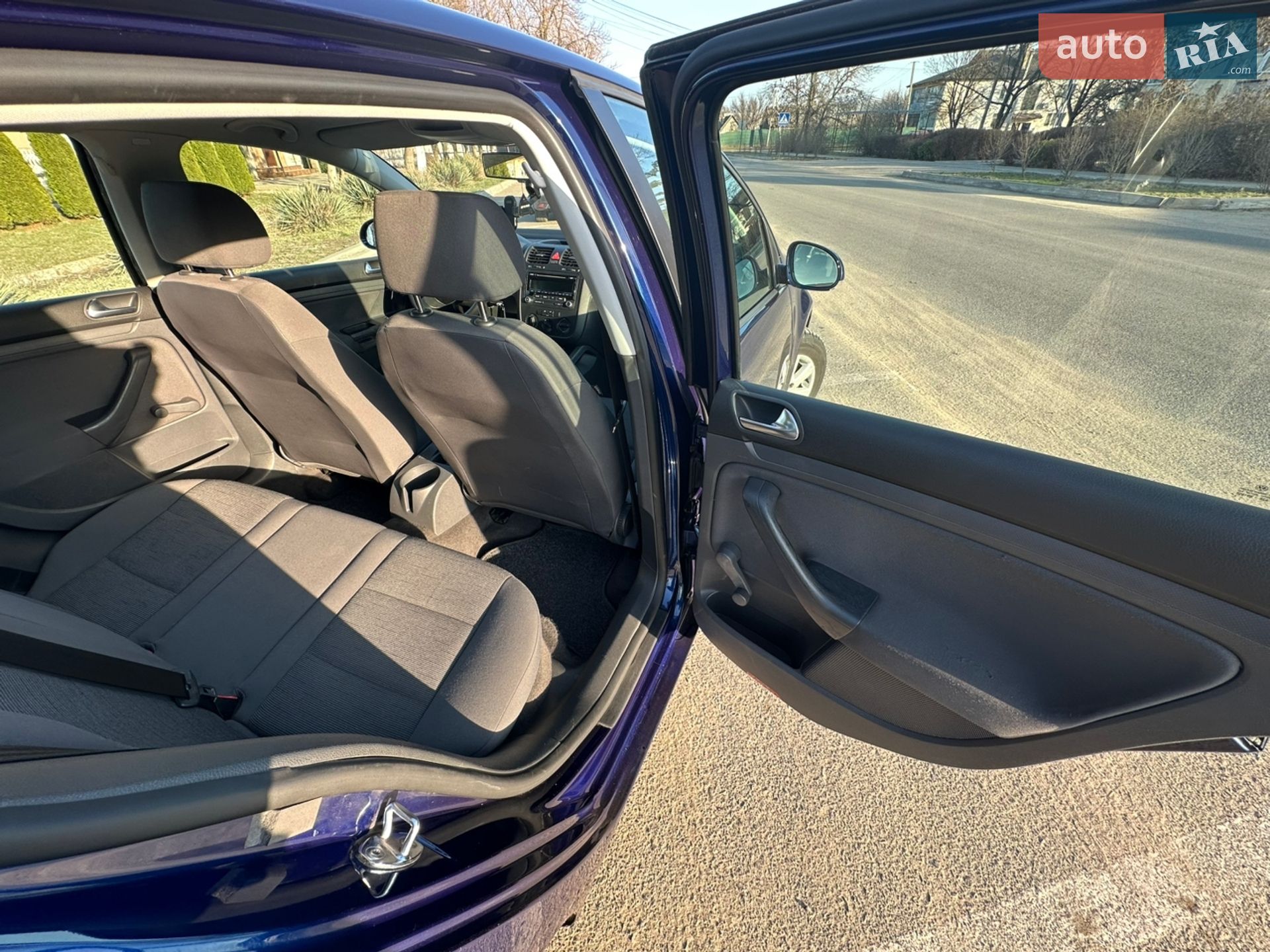 Volkswagen Golf 2005 VIN WVWZZZ1KZ6B000879 фото оголошення 8 з 35