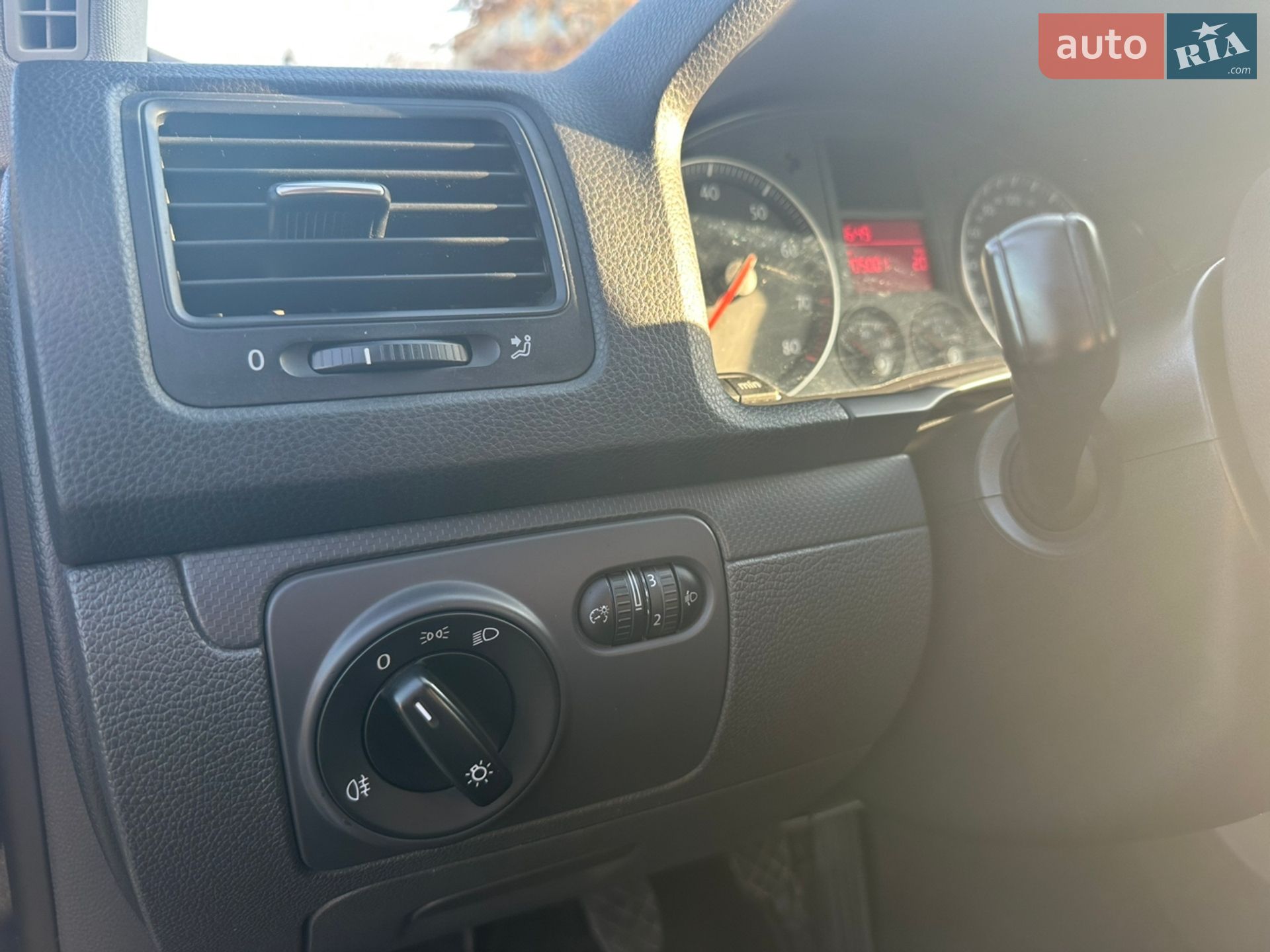 Volkswagen Golf 2005 VIN WVWZZZ1KZ6B000879 фото оголошення 20 з 35